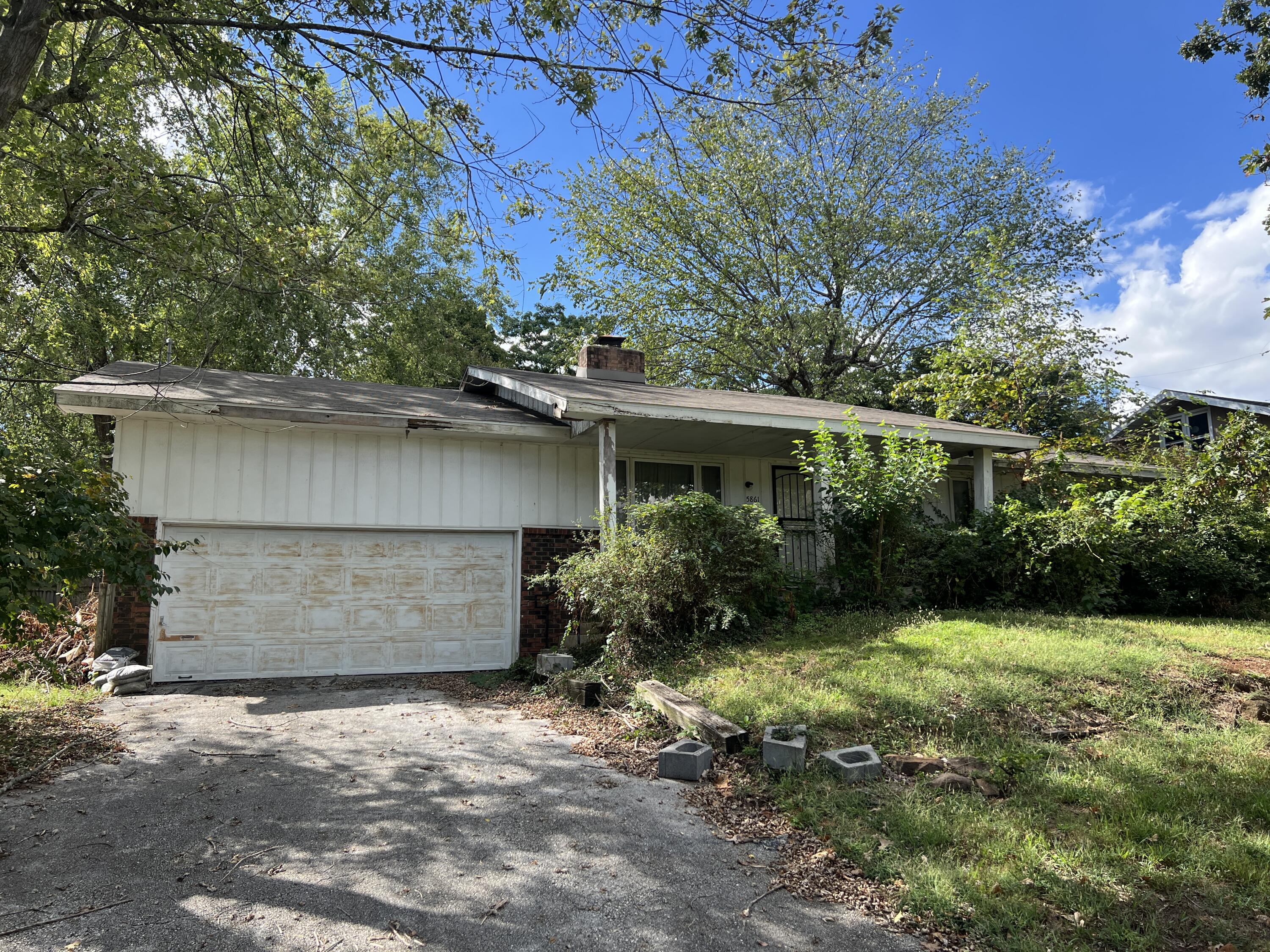 5861 S Farm Road 157, Springfield MO 65810