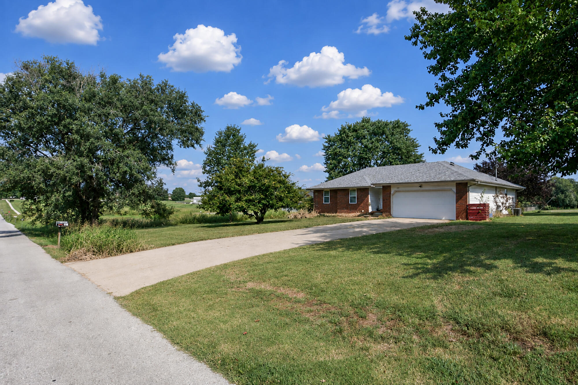 221 E New Melville Road, Willard MO 65781