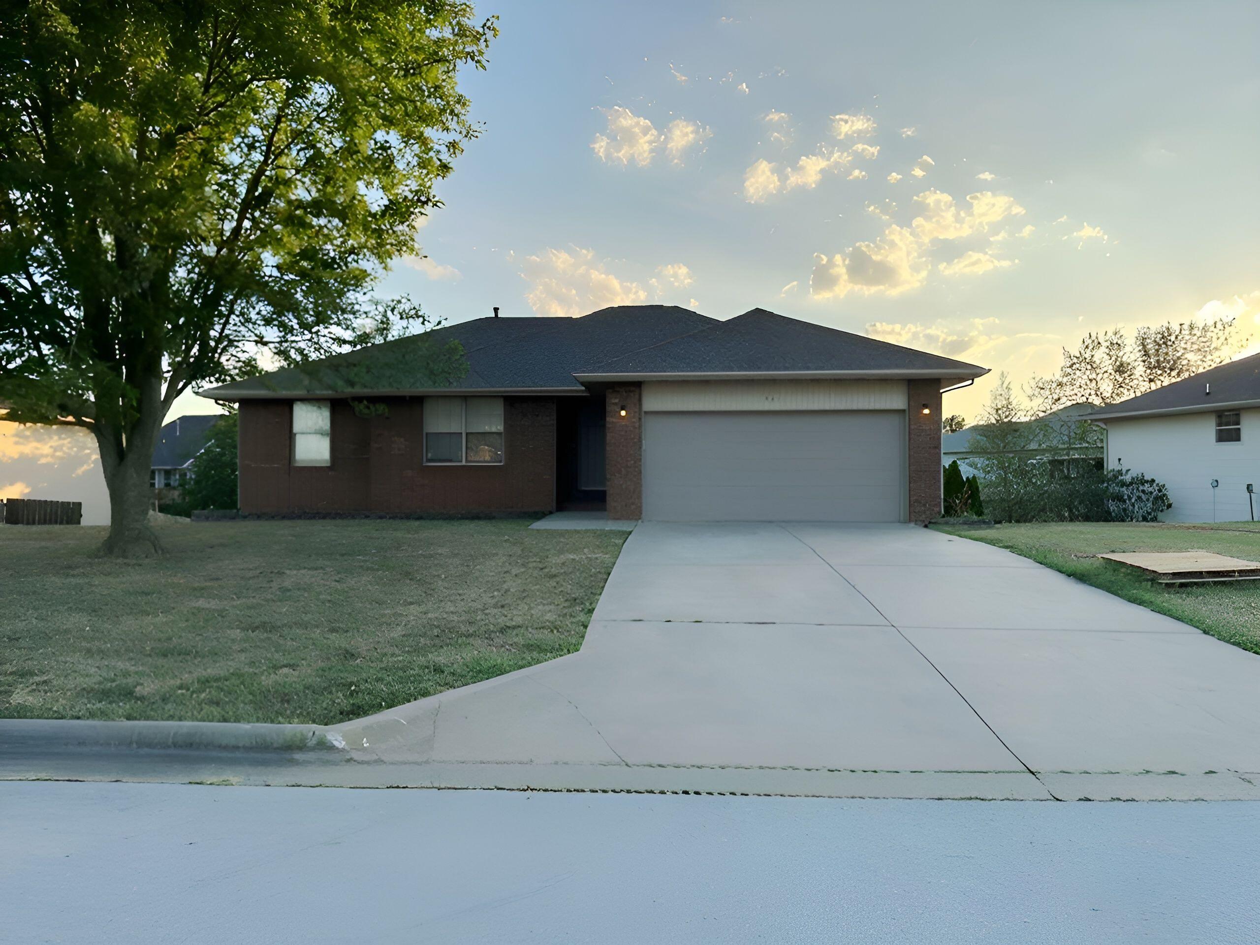 561 N Jester Avenue, Republic MO 65738