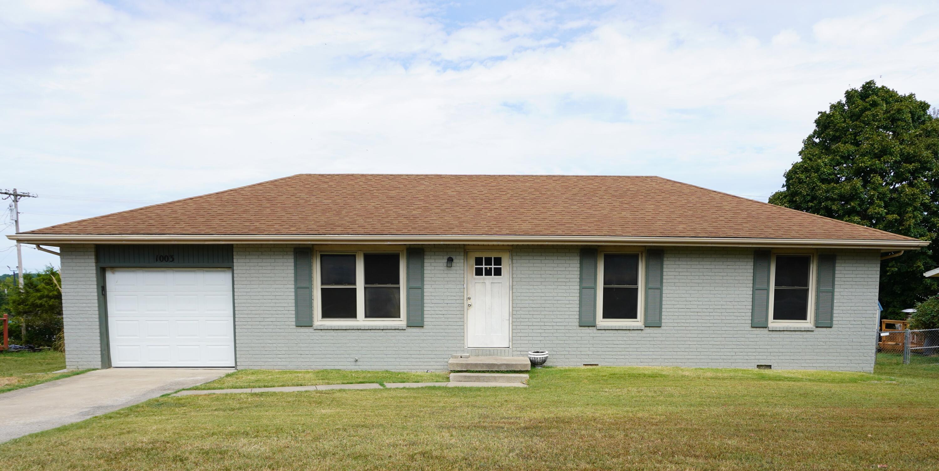 1003 E Parkview Street, Ozark MO 65721