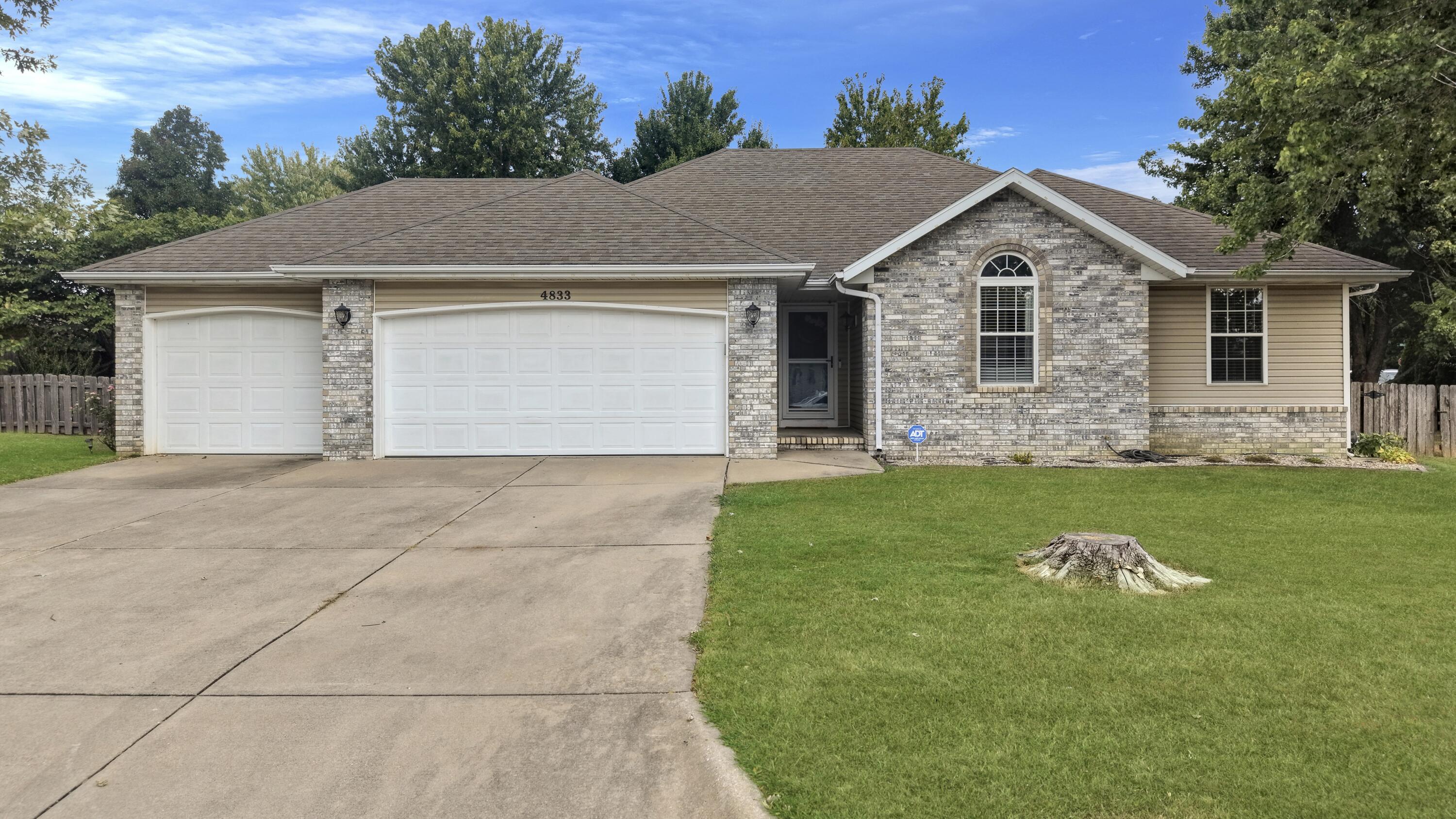 4833 N Kensington Drive, Ozark MO 65721