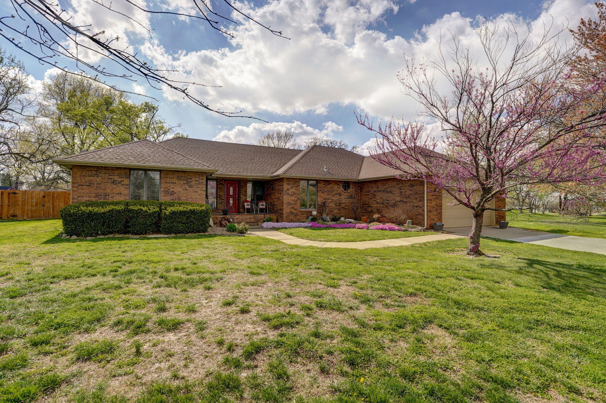 315 N Old Wilderness Road, Nixa MO 65714