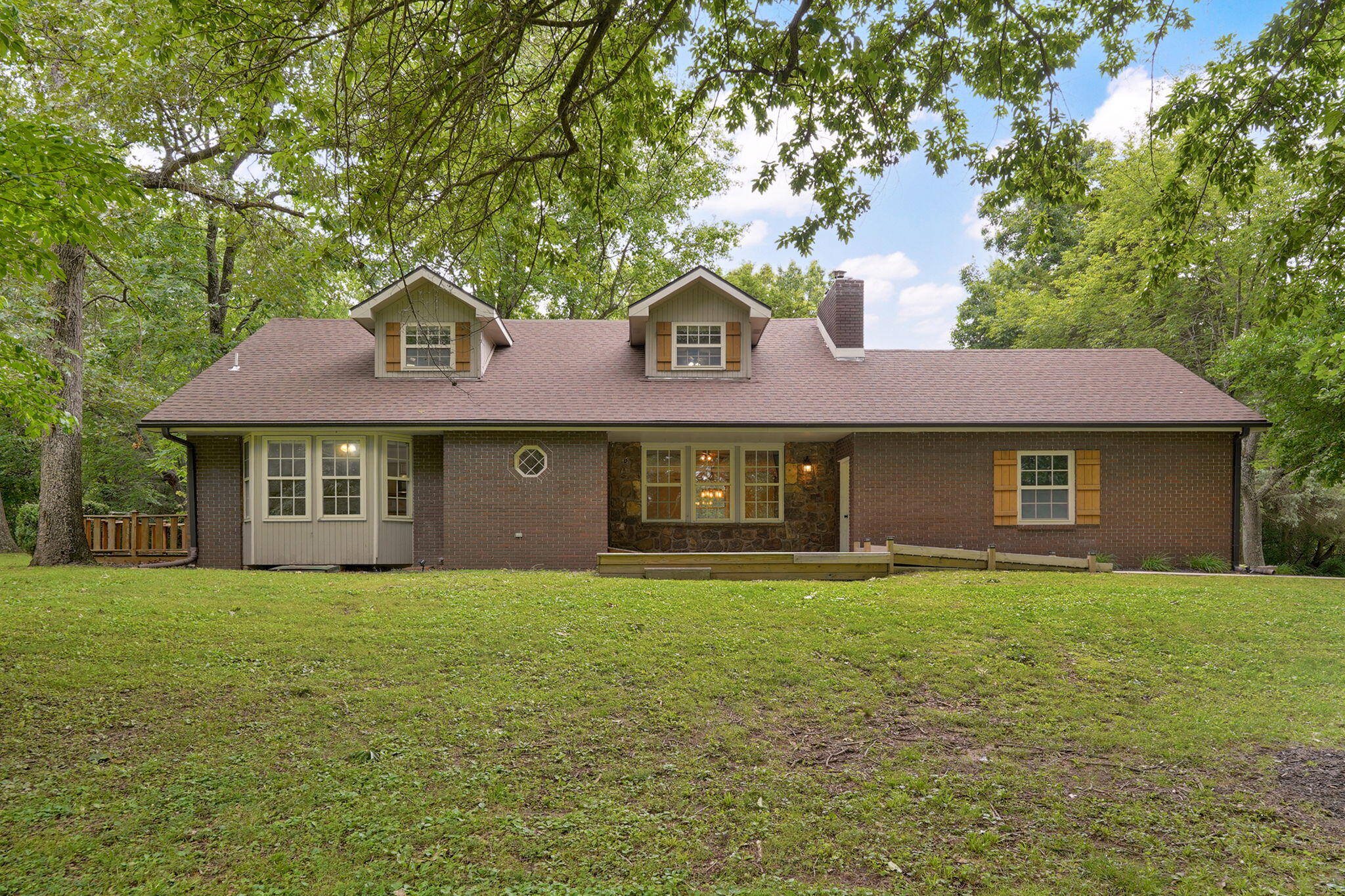 9971 E Farm Road 104, Strafford MO 65757