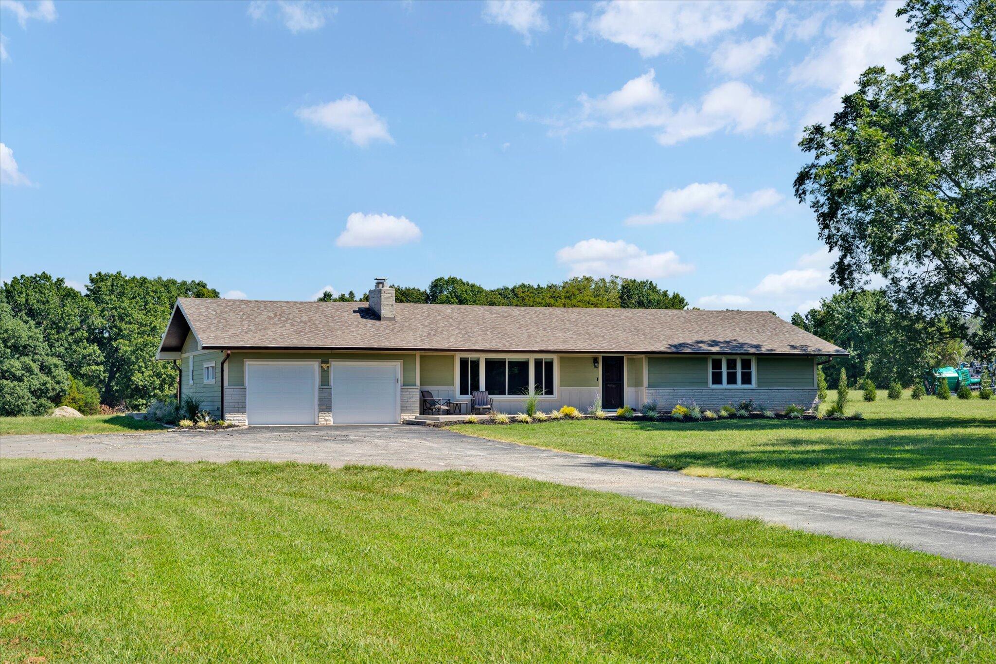 4967 E Farm Road 66, Springfield MO 65803