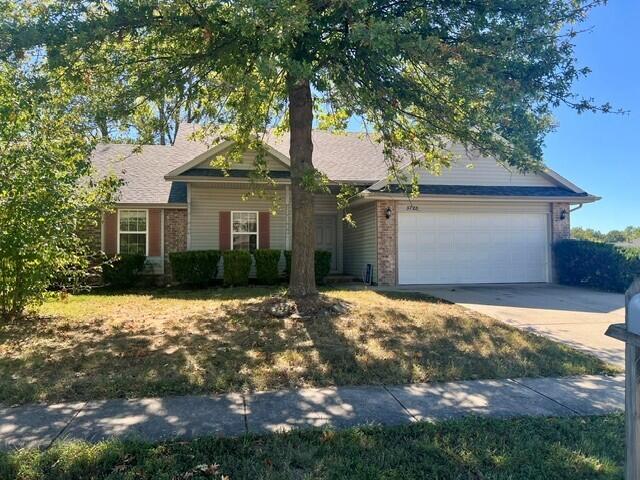 3726 W Kay Pointe Boulevard, Springfield MO 65802