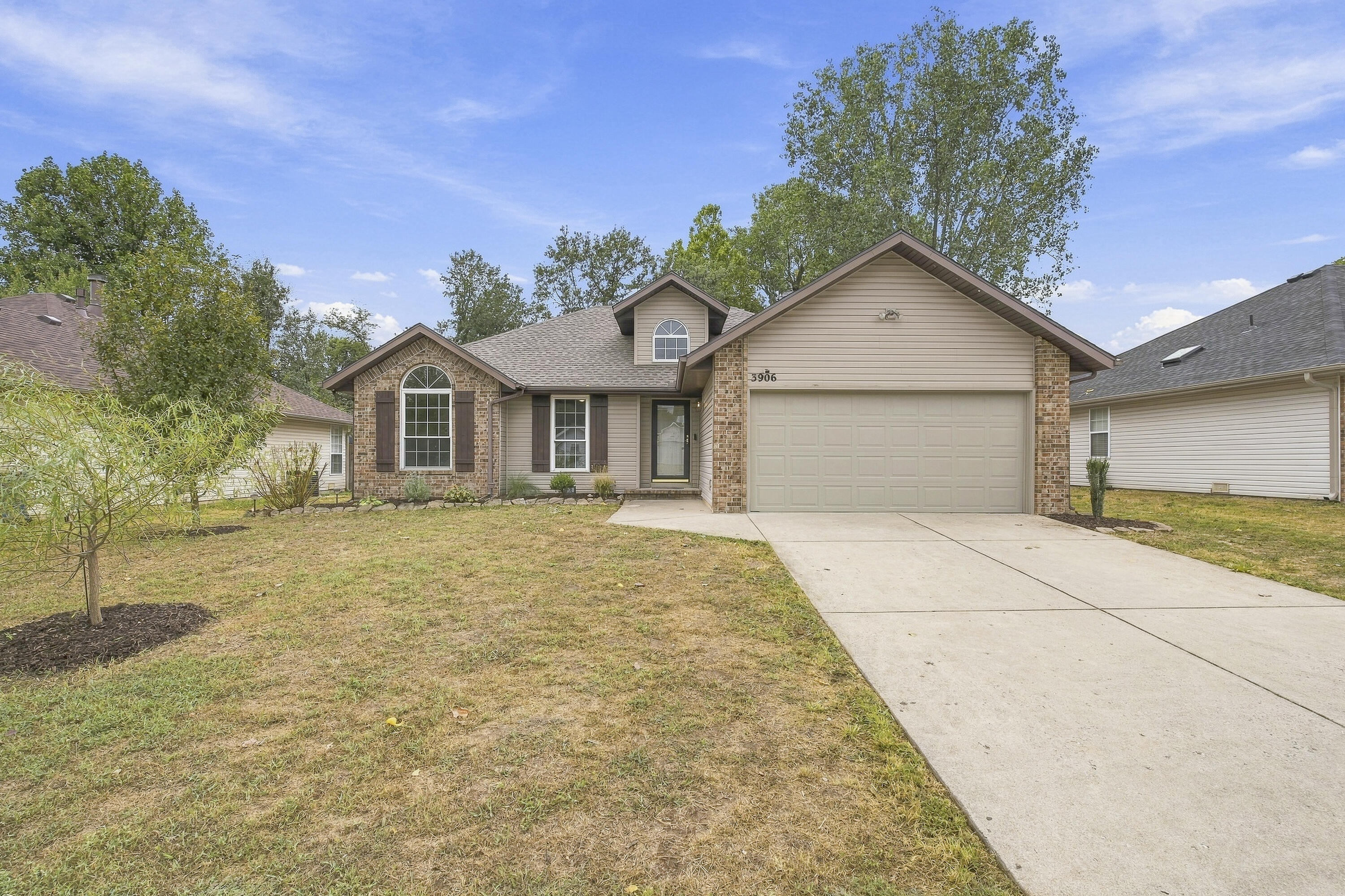 3906 W Kay Pointe Boulevard, Springfield MO 65802