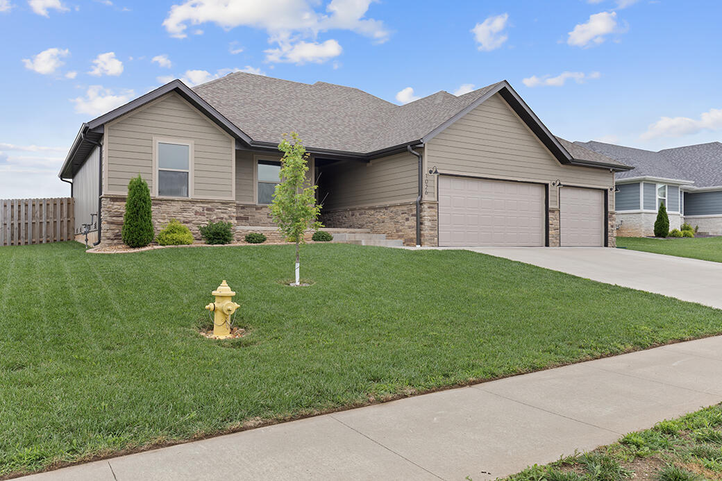 1026 S Gettysburg Loop, Republic MO 65738