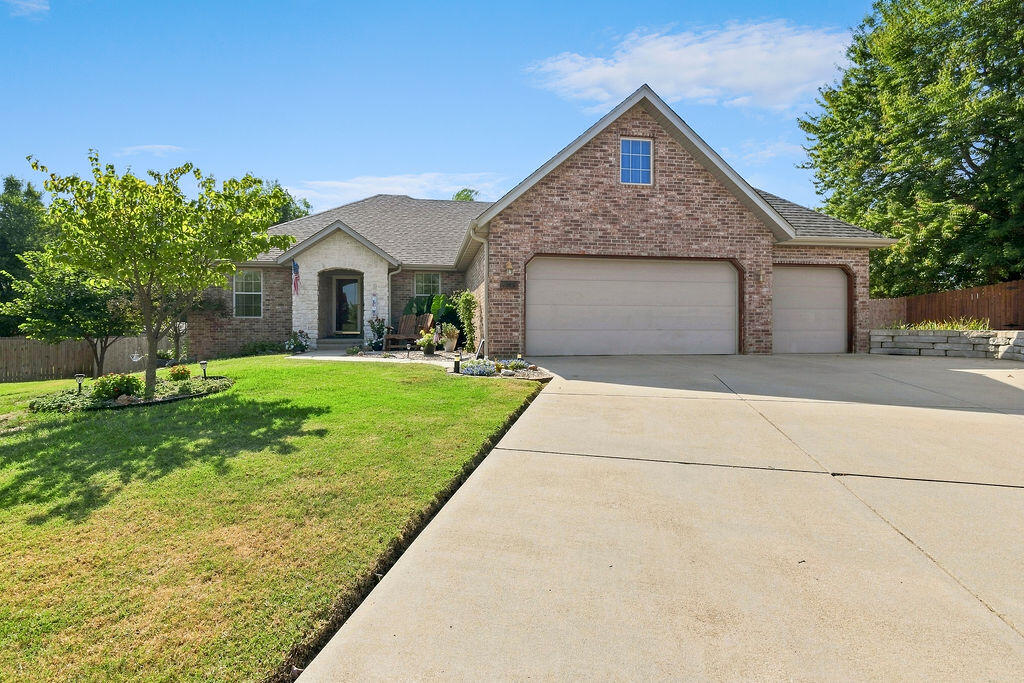 3186 N Nixon Avenue, Springfield MO 65803