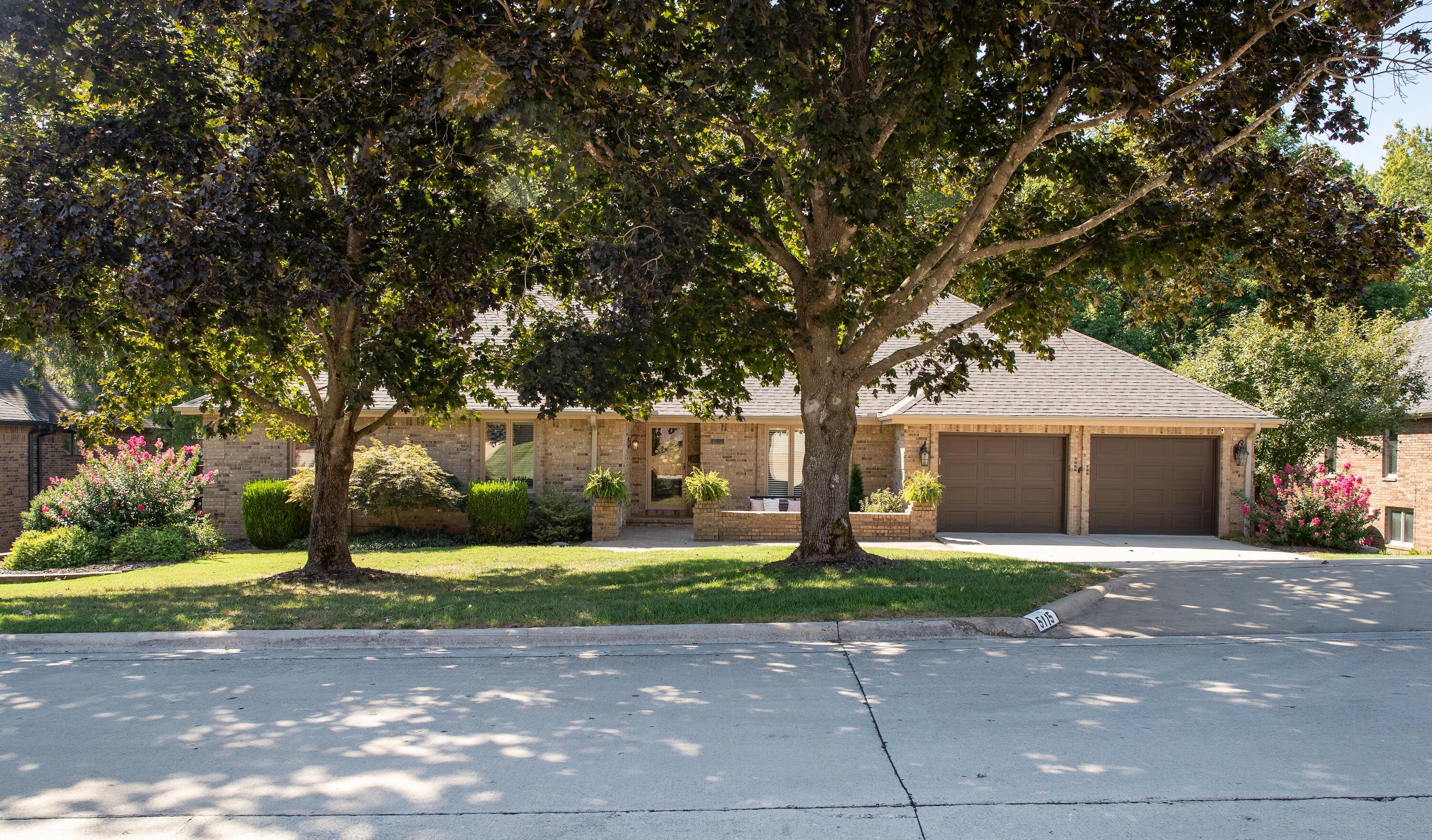 5115 S Castlewood Drive, Springfield MO 65804