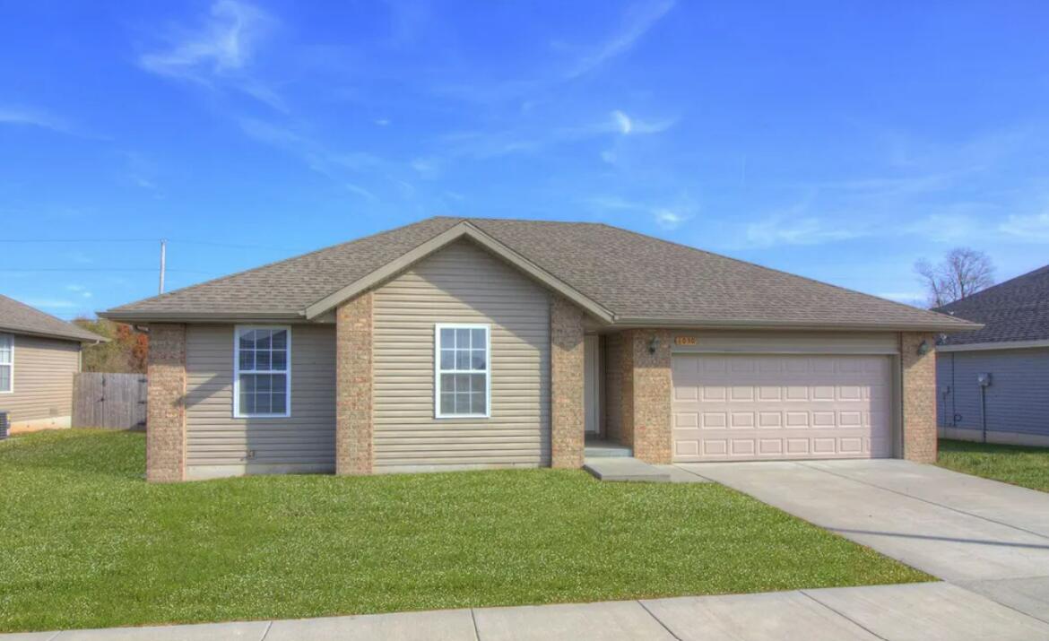 1050 S Strasbourg Avenue, Springfield MO 65802