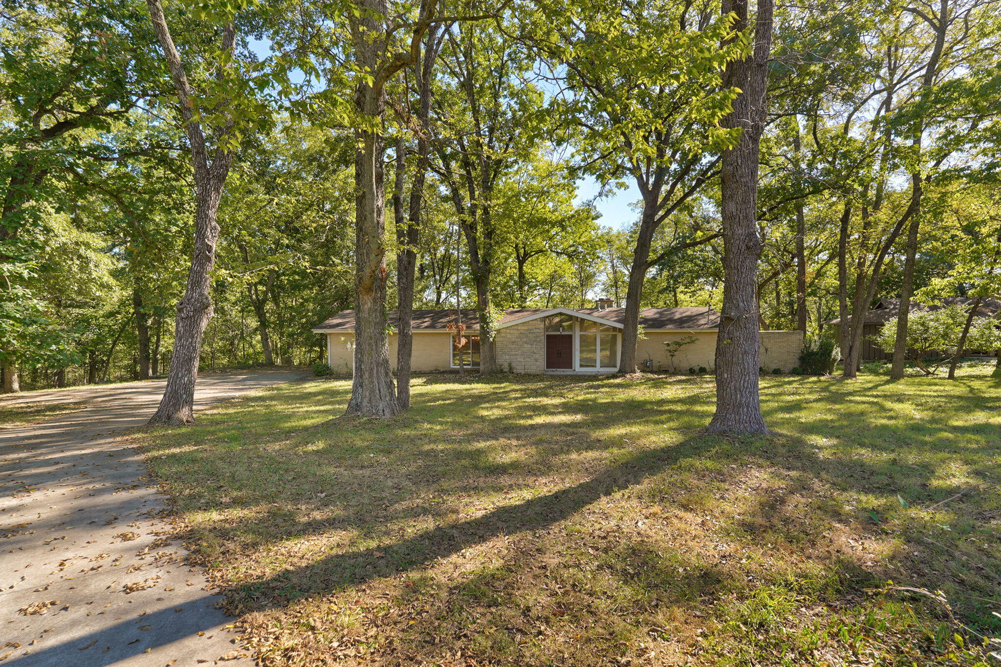 706 S Pearson Drive, Springfield MO 65809