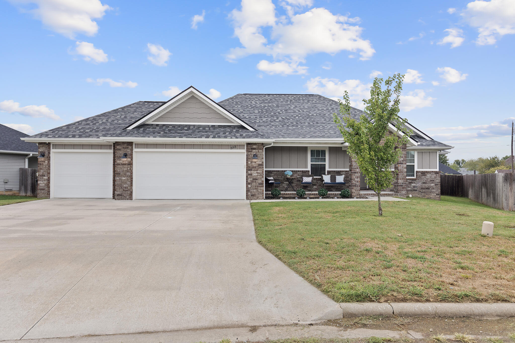 393 E Lombardy Drive, Republic MO 65738