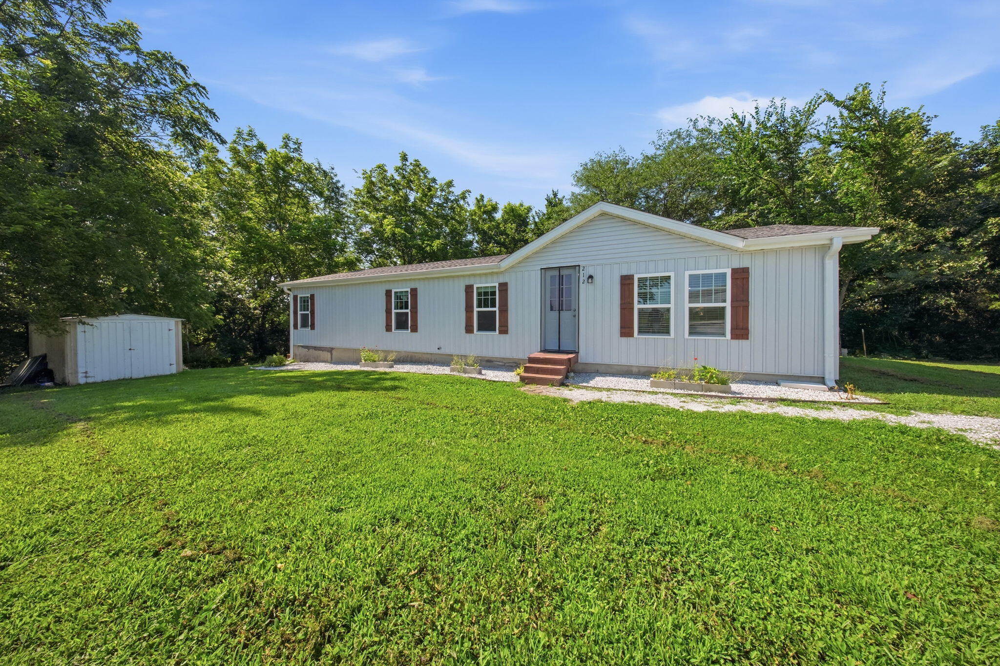 212 Primrose Lane, Clever MO 65631