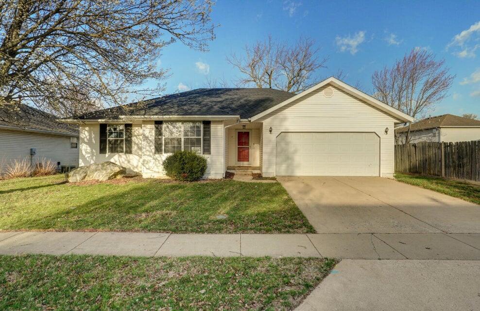 5533 S Walnut Hill Avenue, Springfield MO 65810