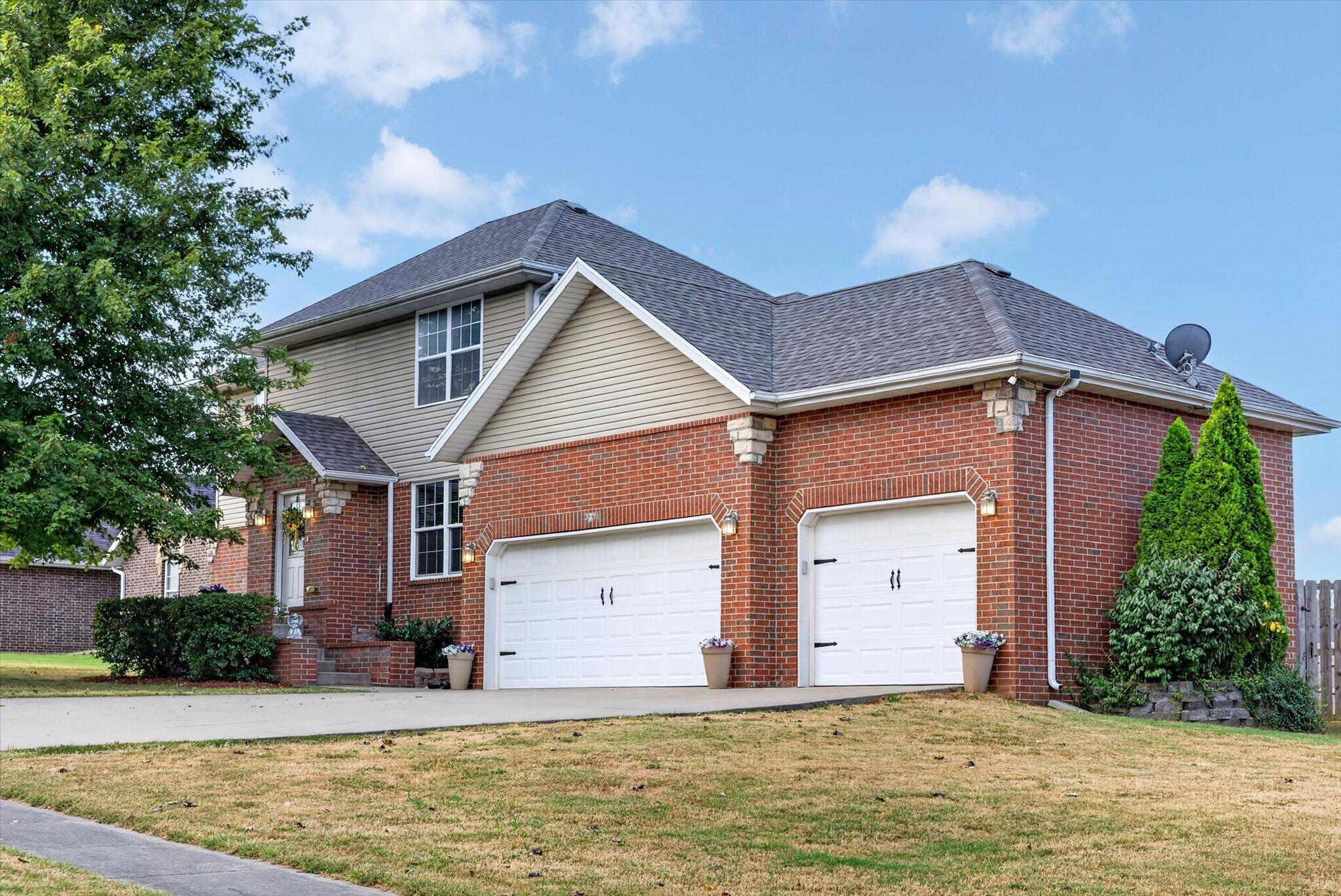 3291 N Eakins Avenue, Springfield MO 65803