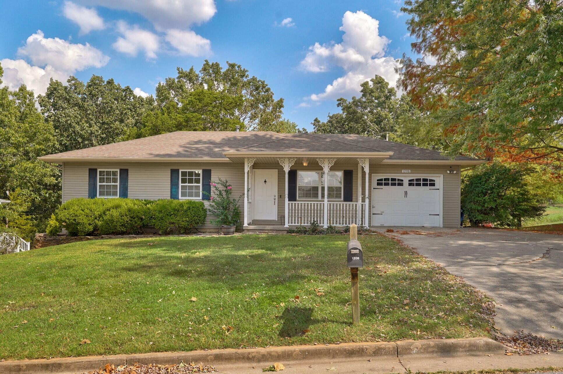 1208 S 17th Avenue, Ozark MO 65721