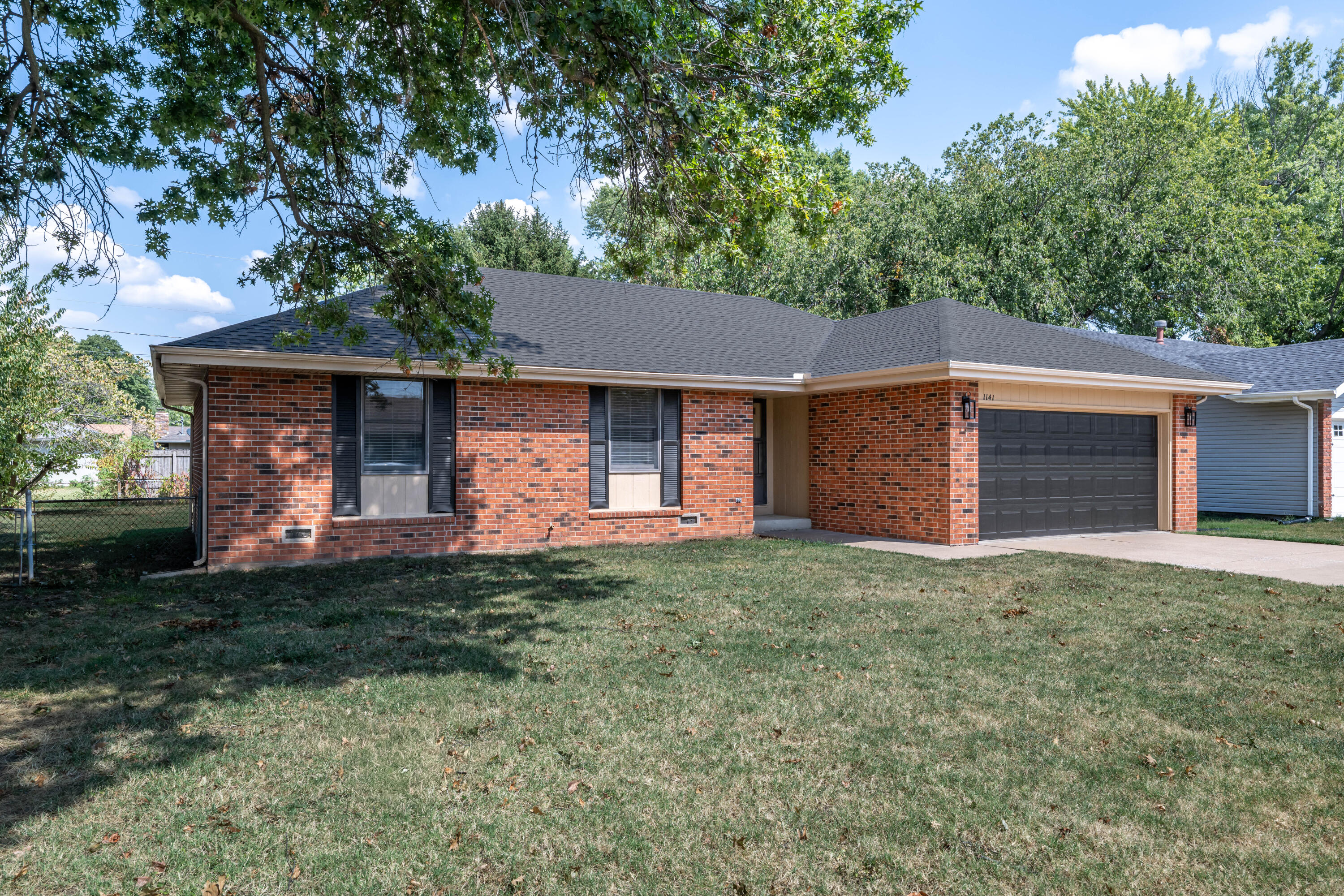 1141 E Cambridge Street, Springfield MO 65807
