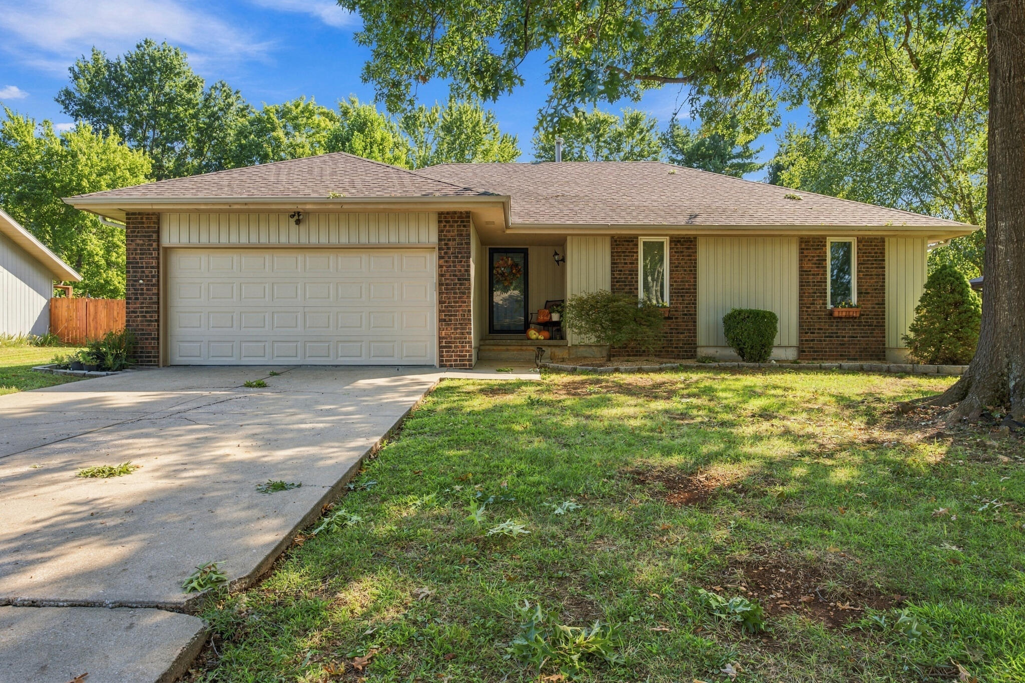 1120 E Highpoint Street, Springfield MO 65810