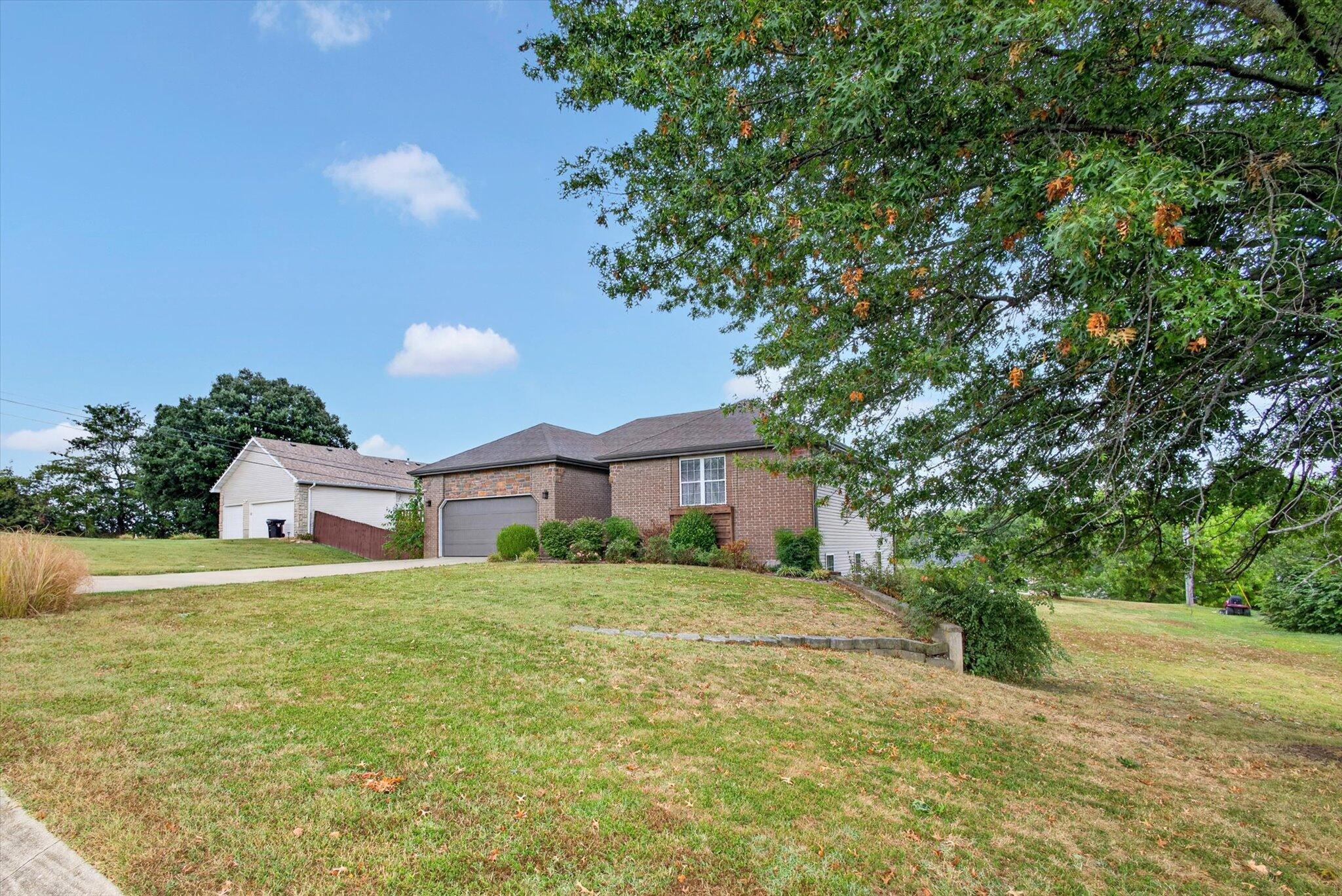 660 Big Bear Court, Marshfield MO 65706