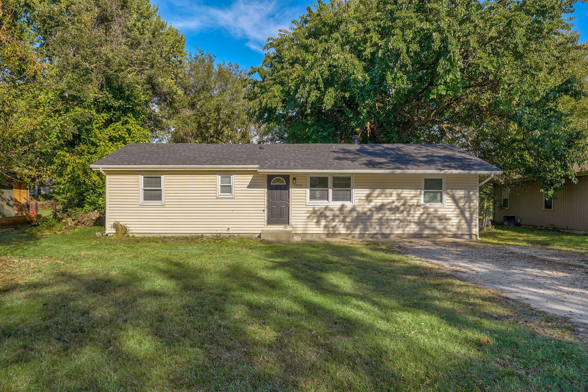 1934 N Yates Avenue, Springfield MO 65803