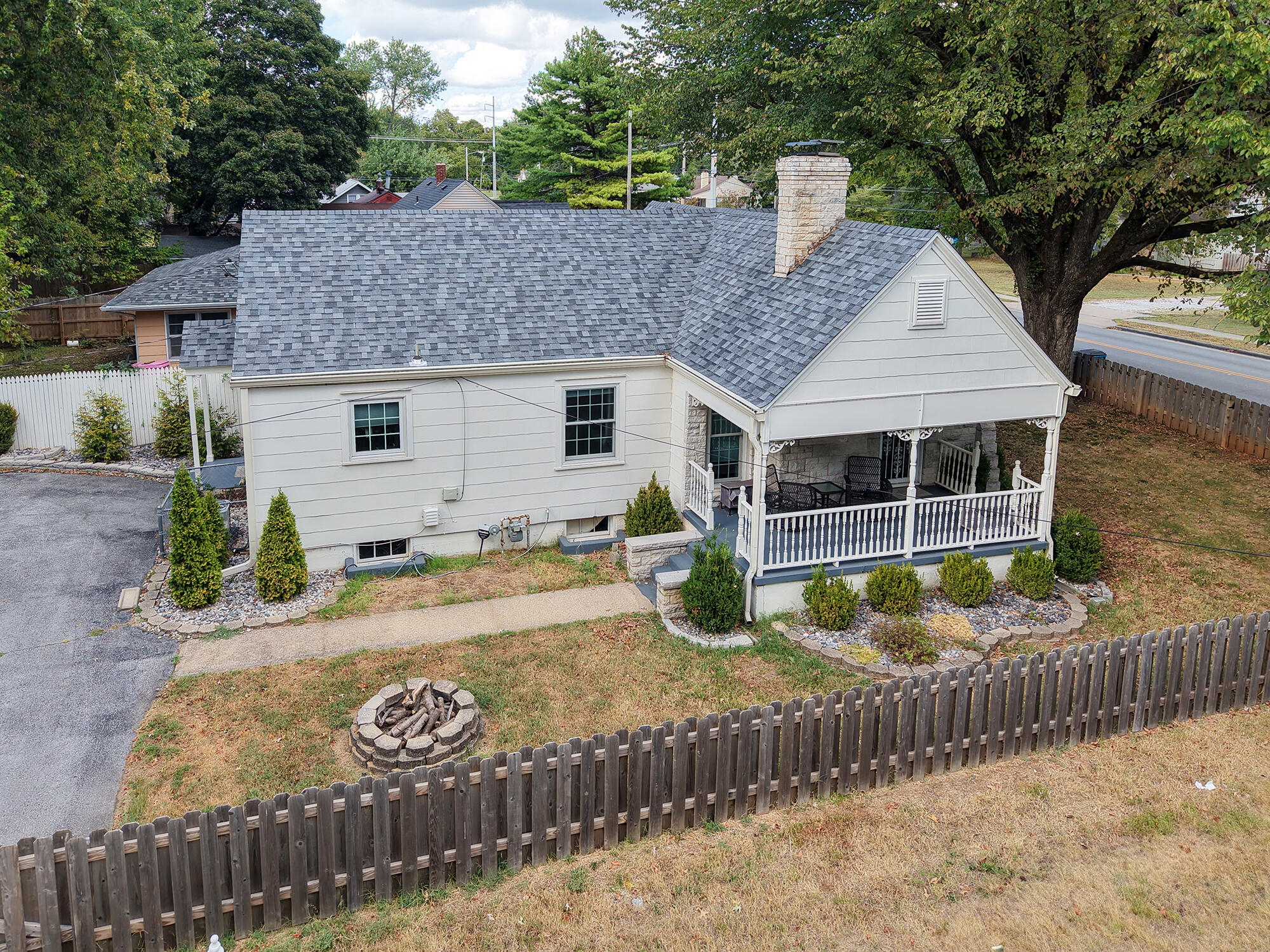 2021 S Jefferson Avenue, Springfield MO 65807