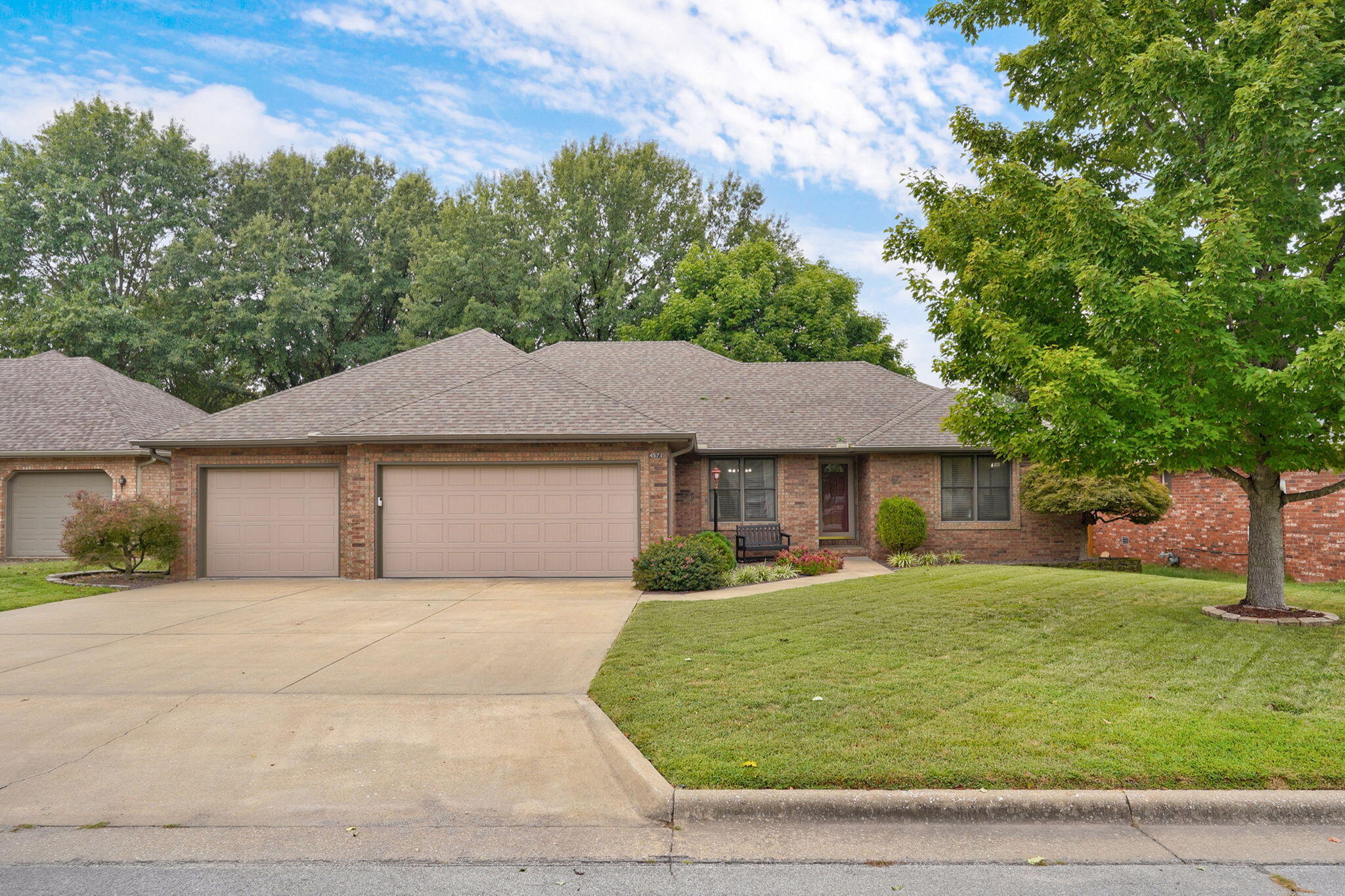 4571 S Park Avenue, Springfield MO 65810