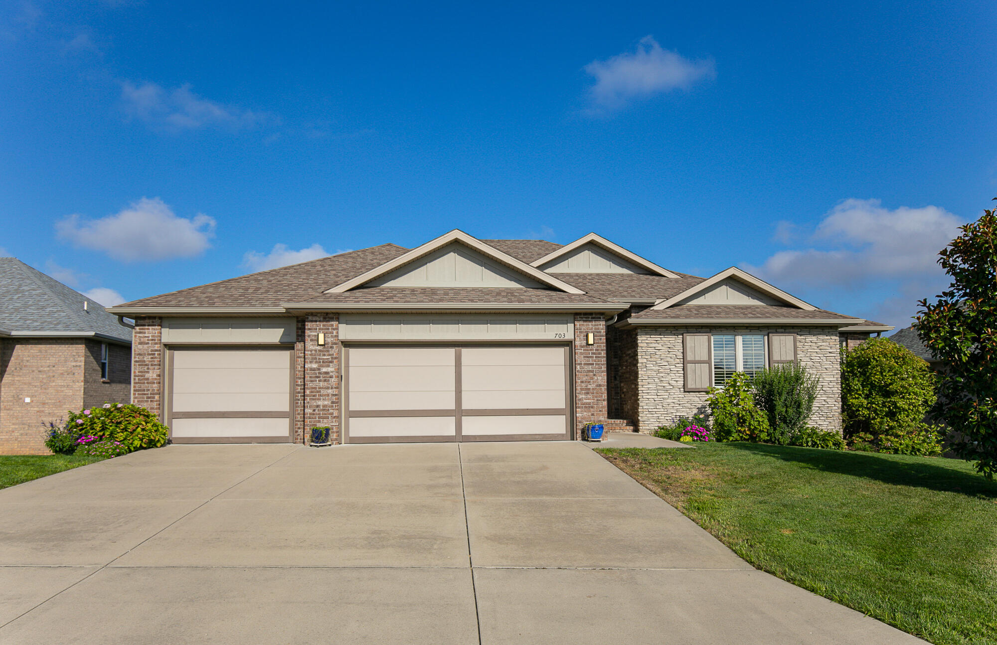703 N Fox Hill Circle, Nixa MO 65714