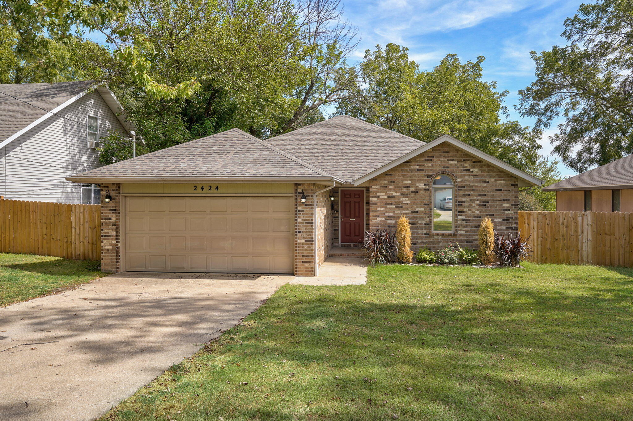 2424 N Campbell Avenue, Springfield MO 65803