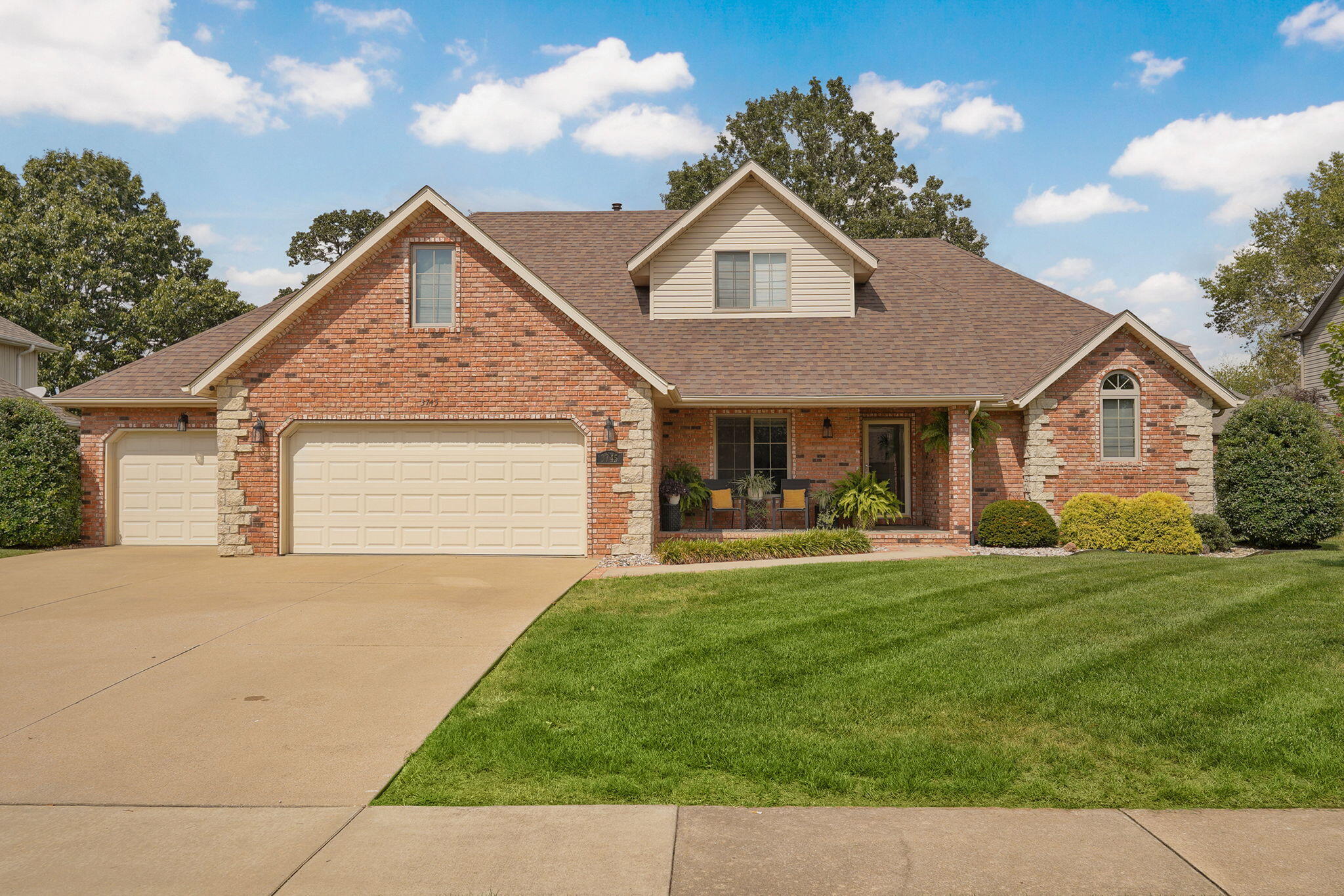 3745 W Randall Road, Springfield MO 65810