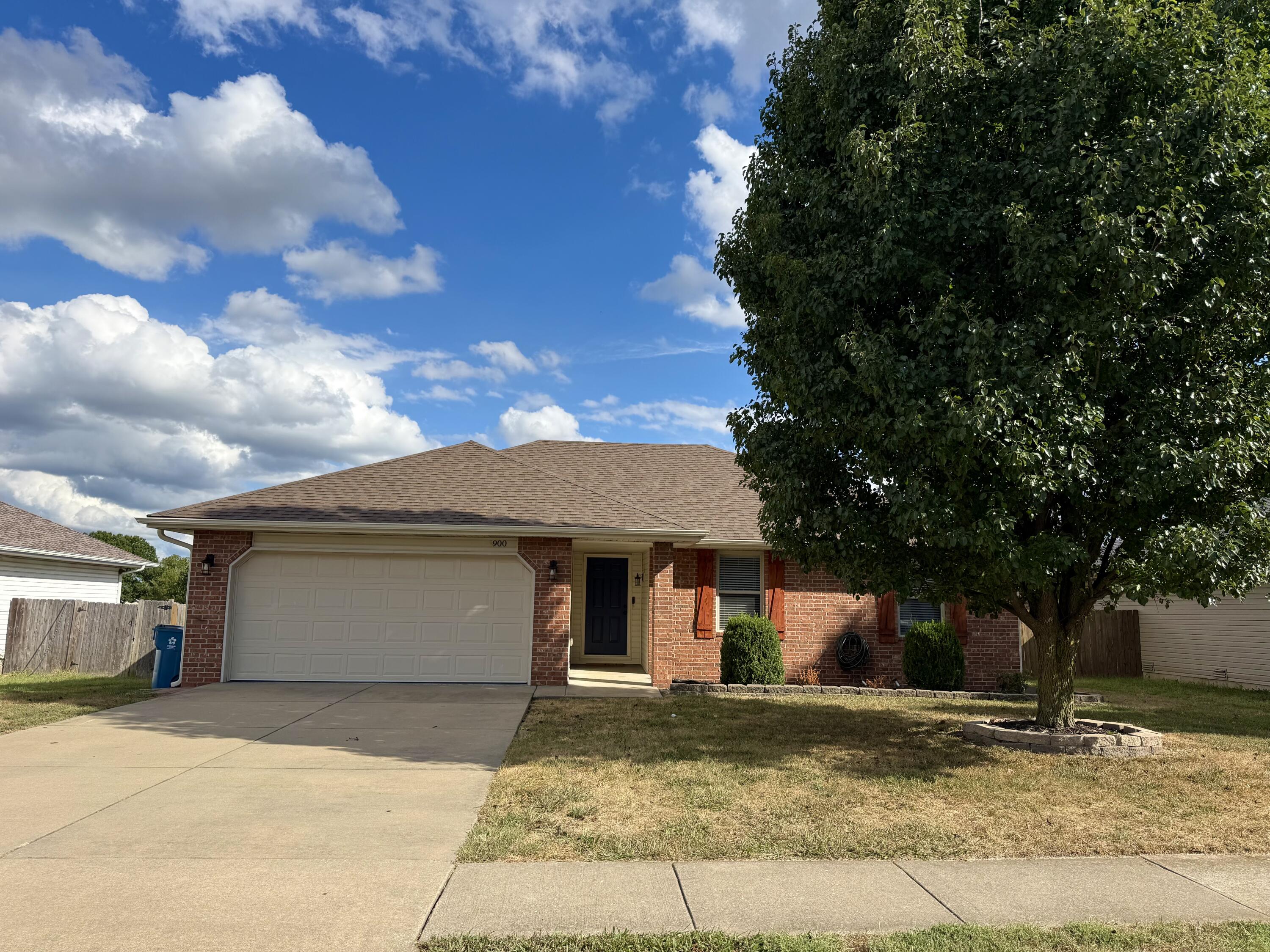900 S Natalie Avenue, Springfield MO 65802