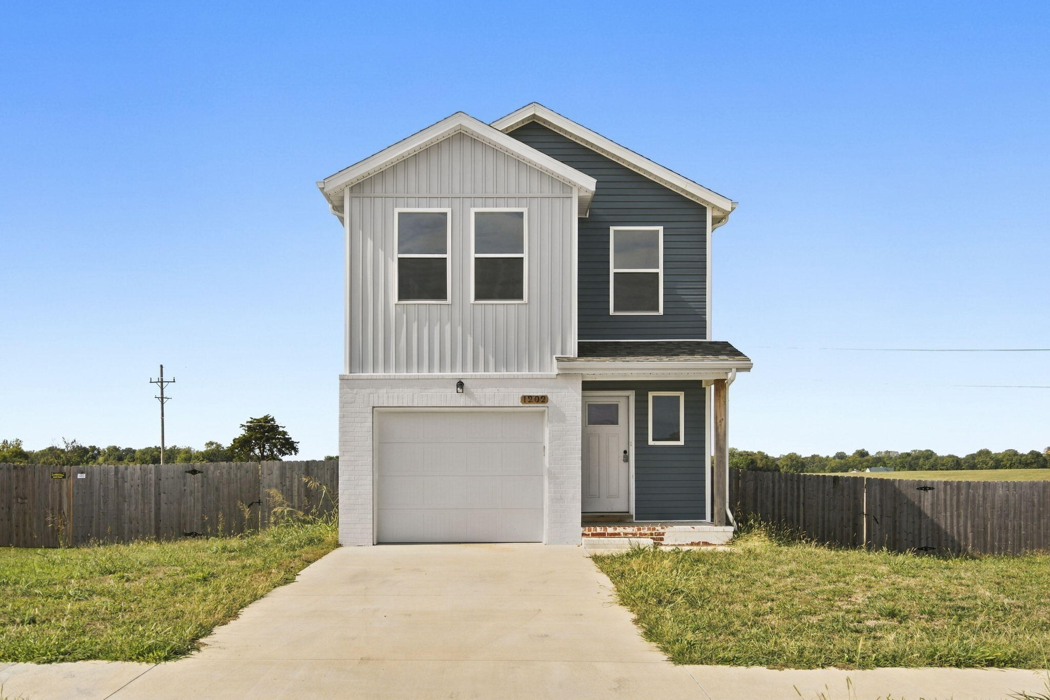 1202 E Perry Street, Republic MO 65738