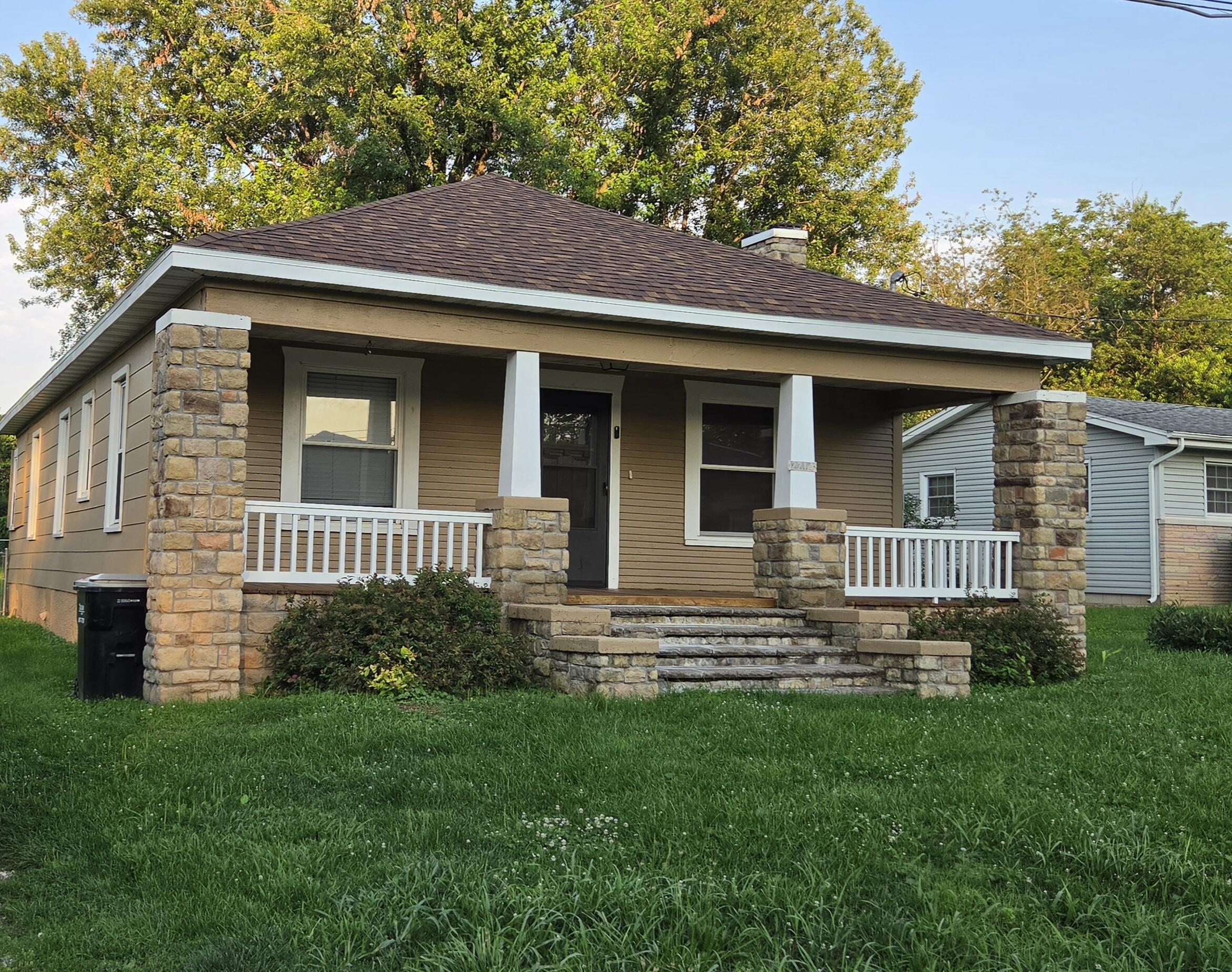 2214 N Fay Avenue, Springfield MO 65803