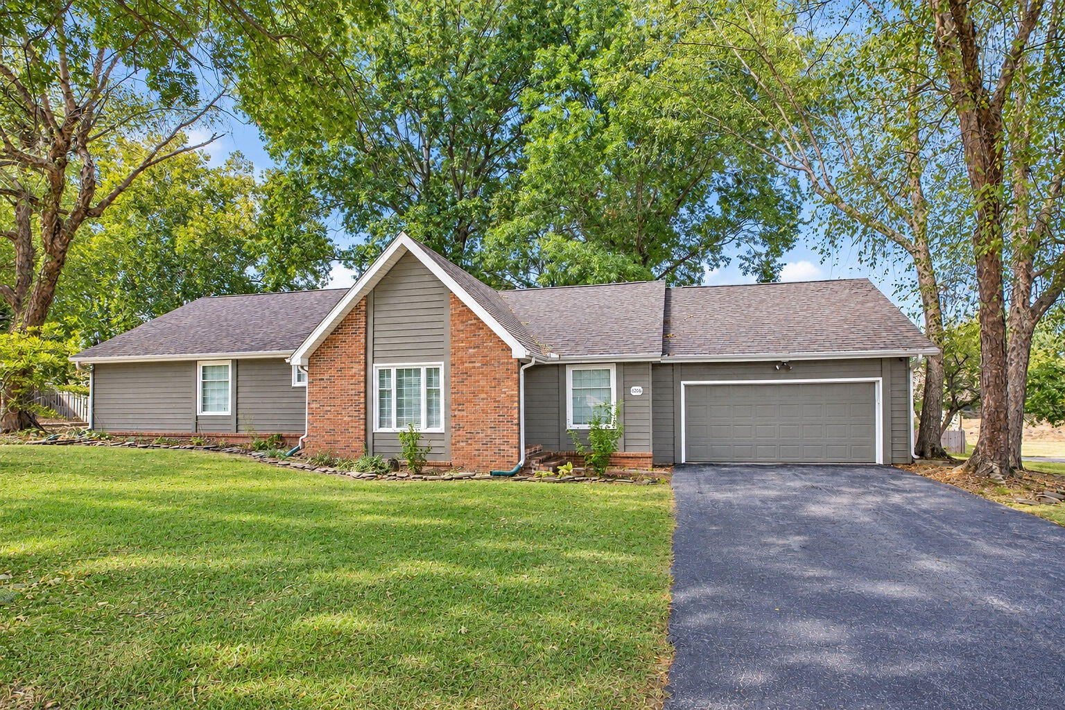 8206 Oakmont Drive, Nixa MO 65714