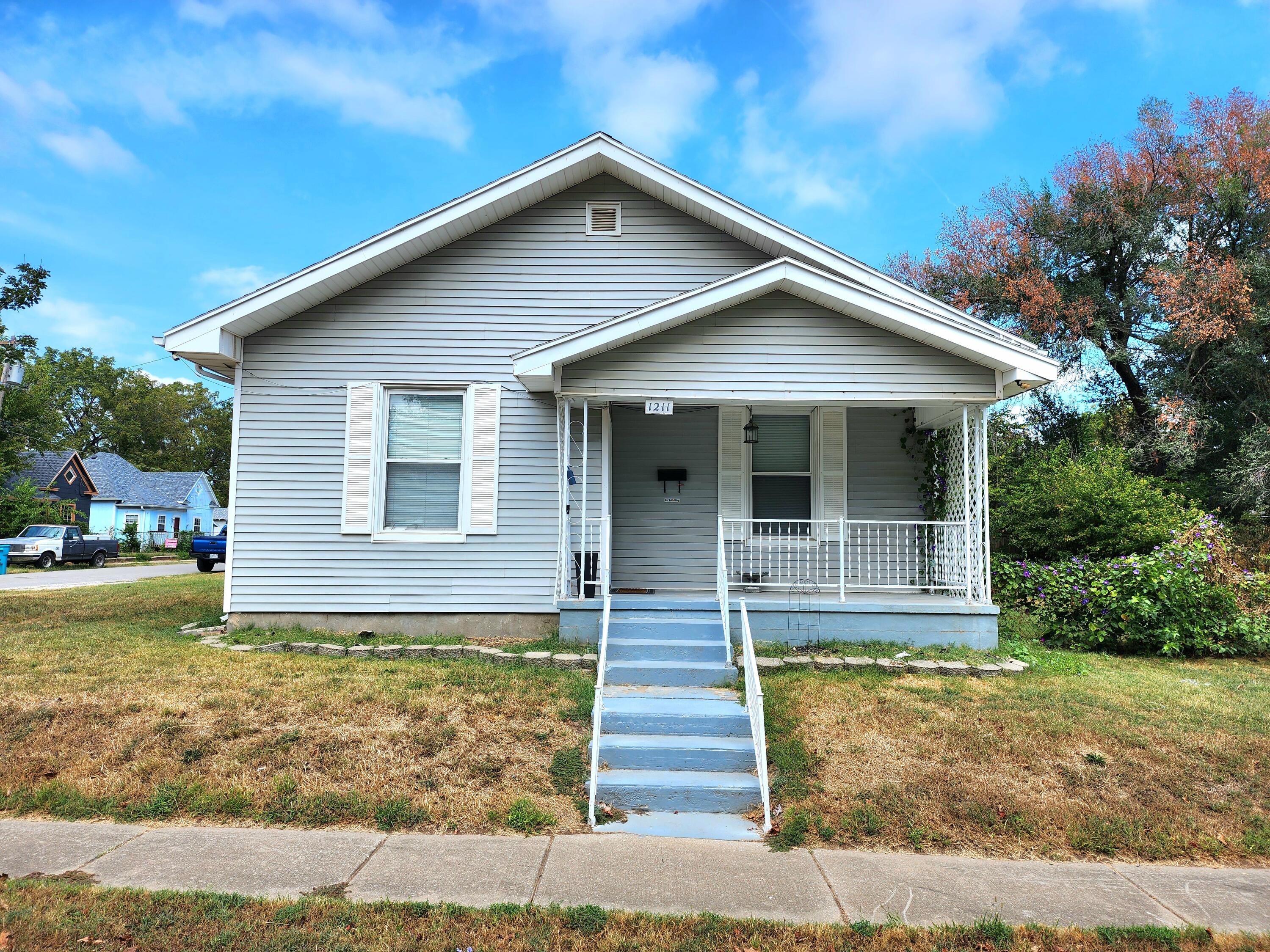 1211 W Calhoun Street, Springfield MO 65802