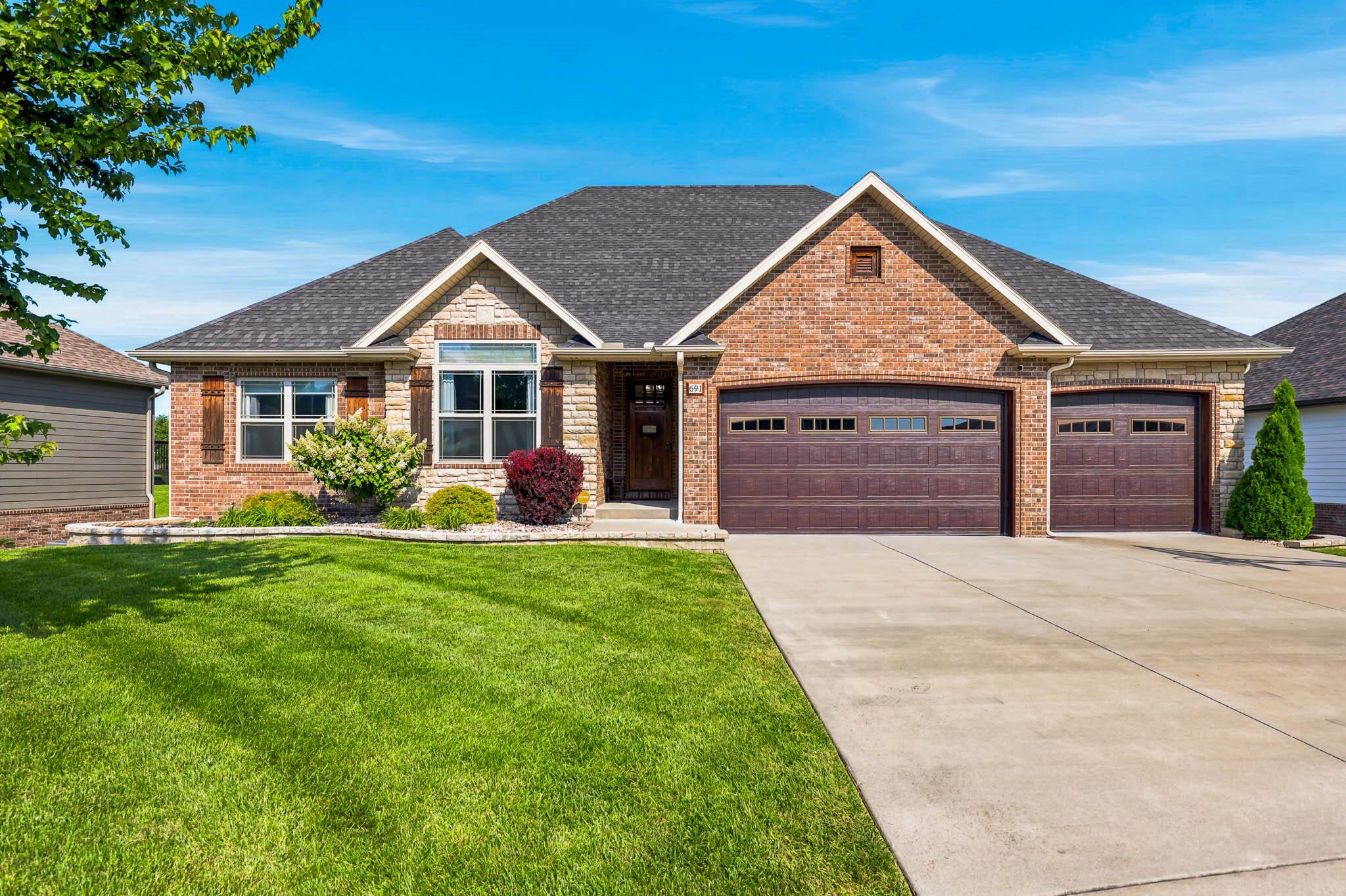 691 N Fox Hill Circle, Nixa MO 65714