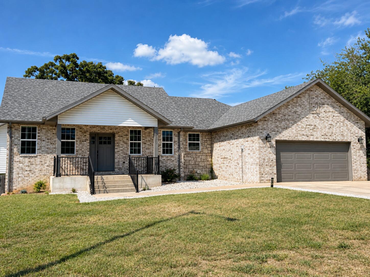 659 W Bridgewood Court, Springfield MO 65803