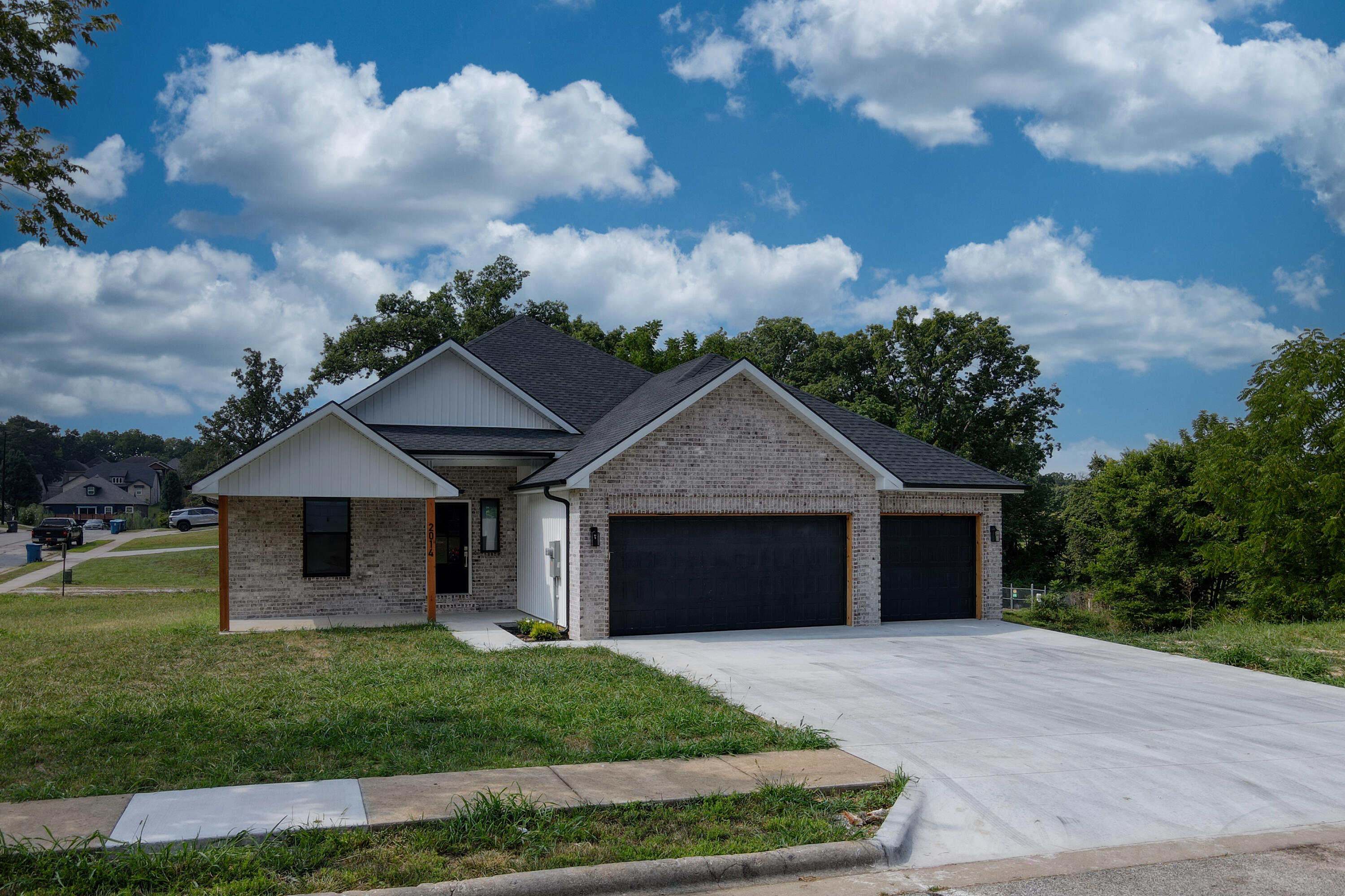2014 Jay Street, Ozark MO 65721
