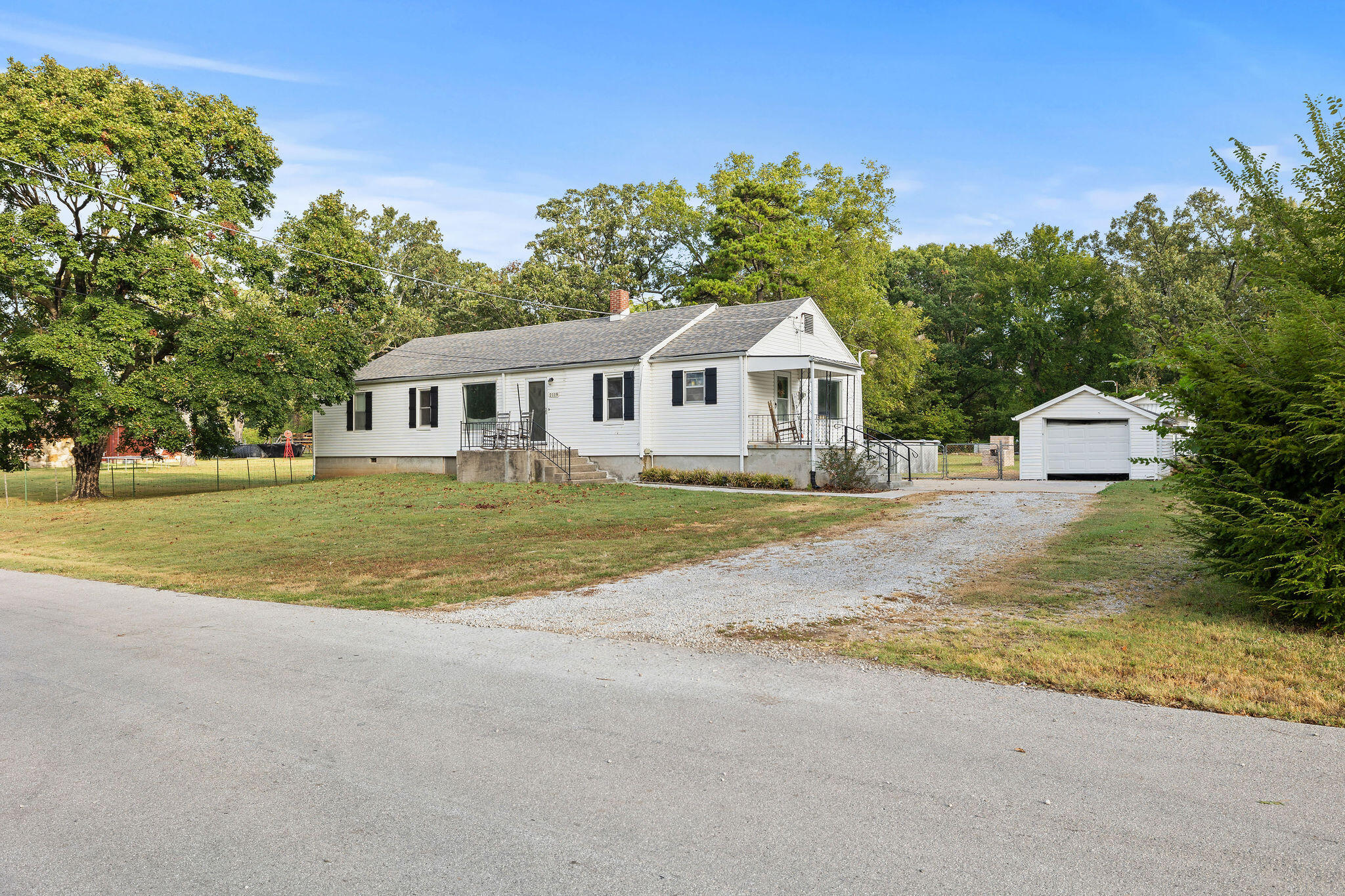 2119 W Farm Road 98 Drive, Springfield MO 65803