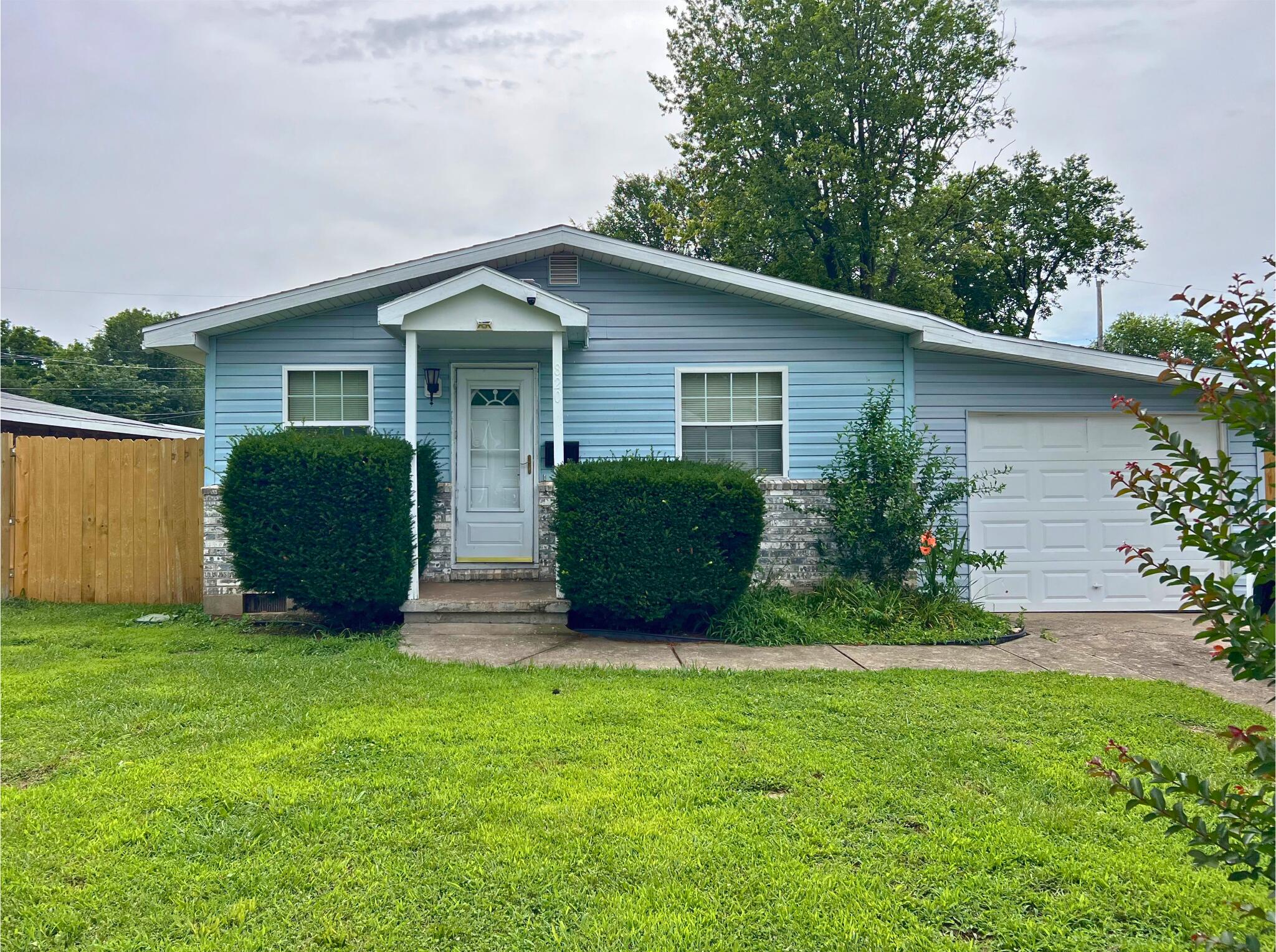 820 N Brown Avenue, Springfield MO 65802