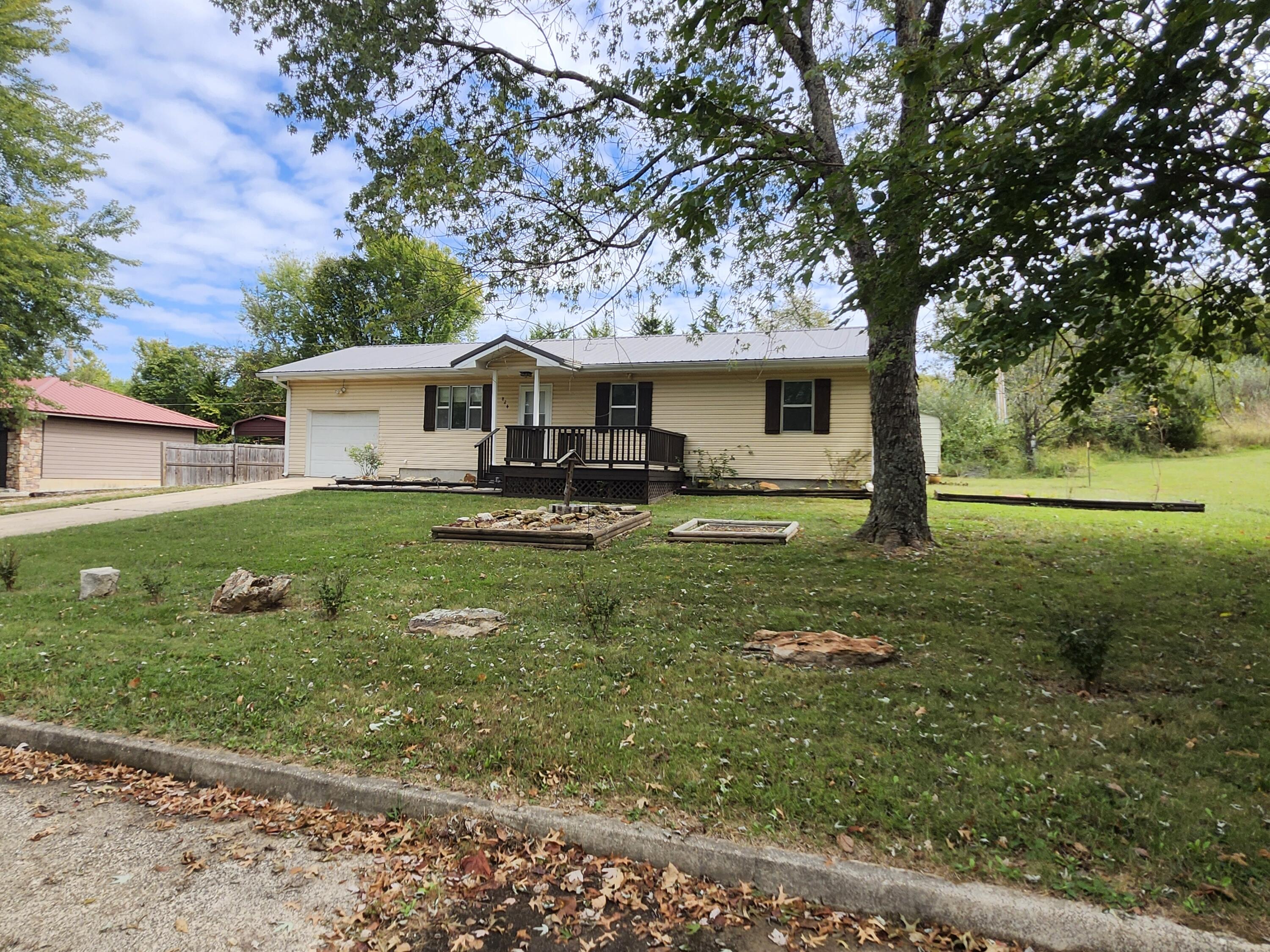 824 S Vine Street, Marshfield MO 65706