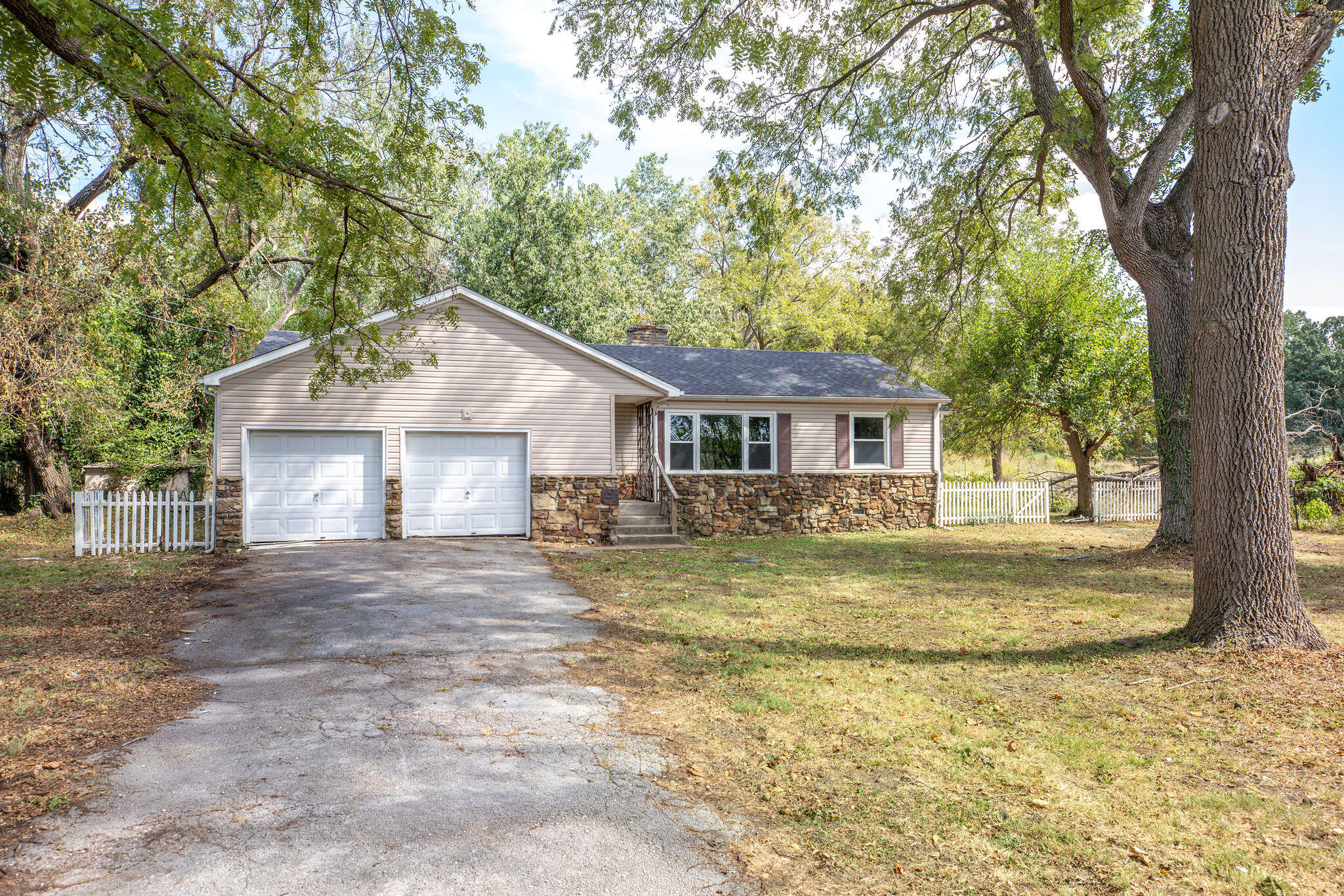 4026 N Farm Road 141, Springfield MO 65803