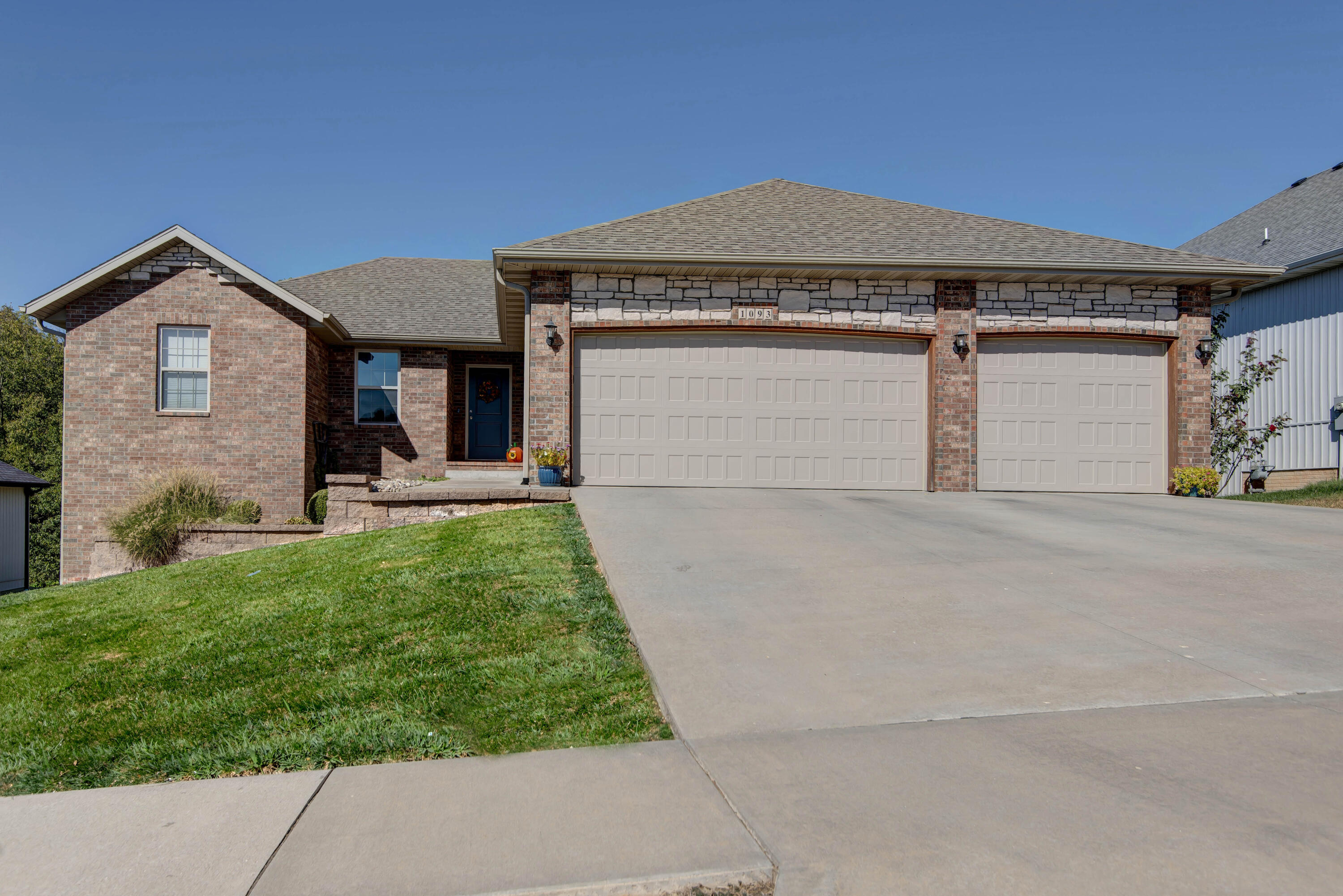 1093 E Lakota Street, Nixa MO 65714