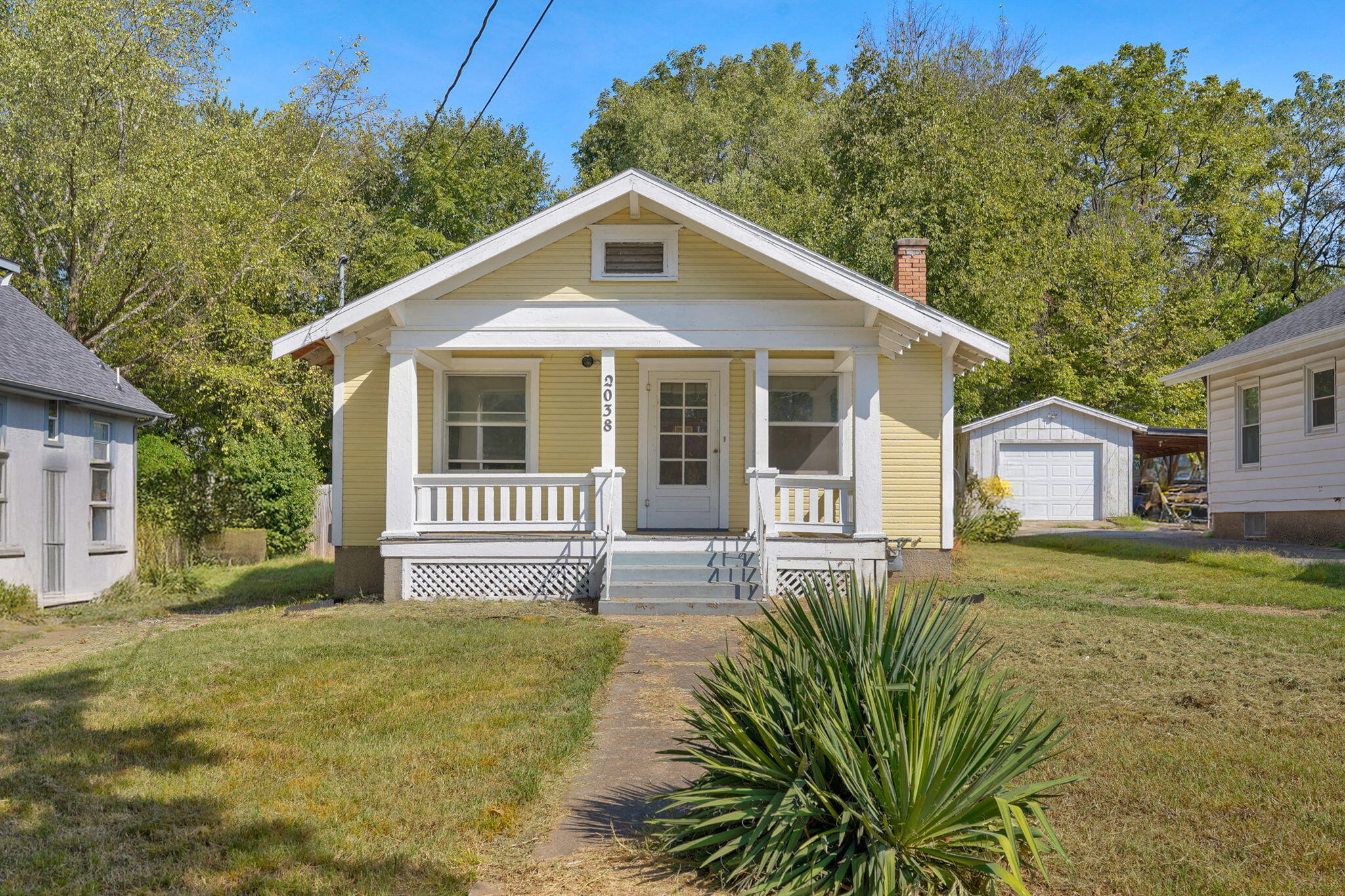 2038 N Douglas Avenue, Springfield MO 65803