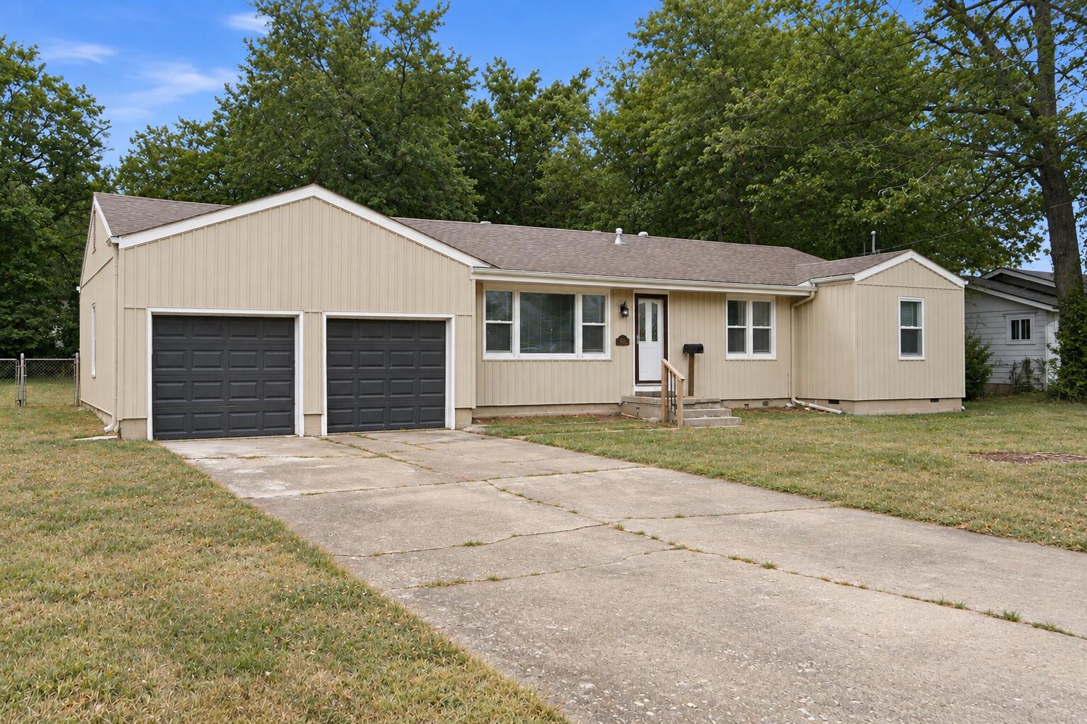 1259 E Berkeley Street, Springfield MO 65804