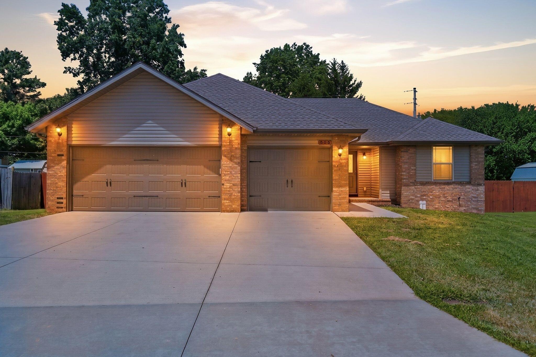 505 S Forest Lane, Republic MO 65738