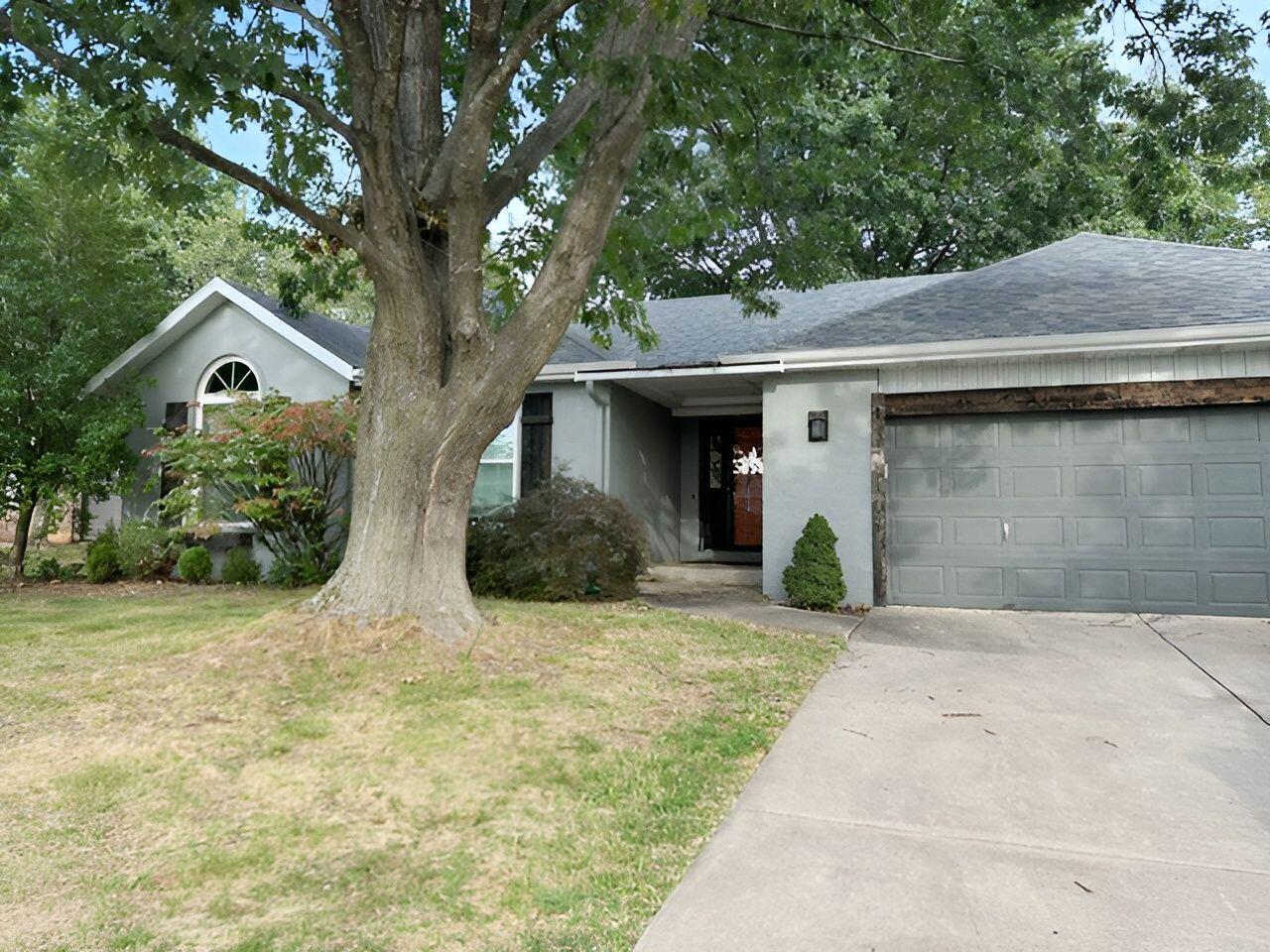 5670 S Jefferson Avenue, Springfield MO 65810