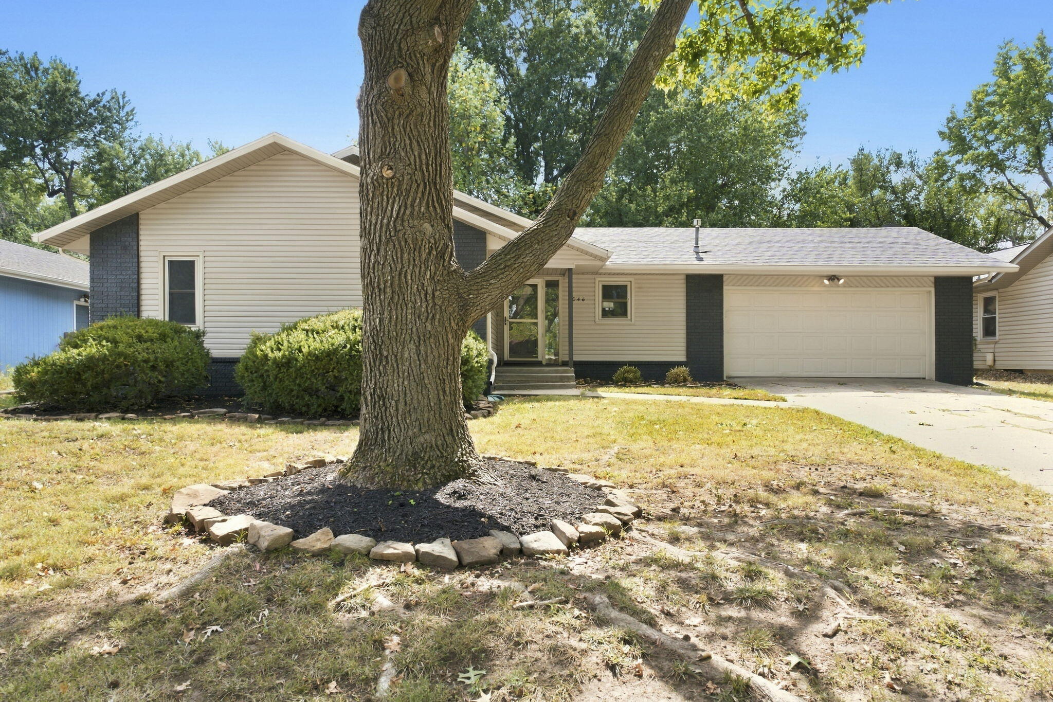 3046 W Countryside Drive, Springfield MO 65807