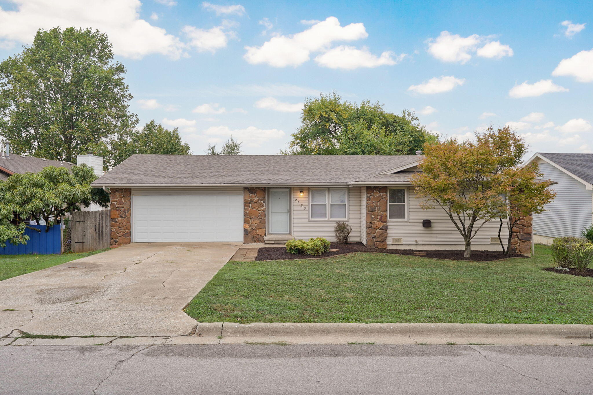 2653 W Blackburn Drive, Springfield MO 65807