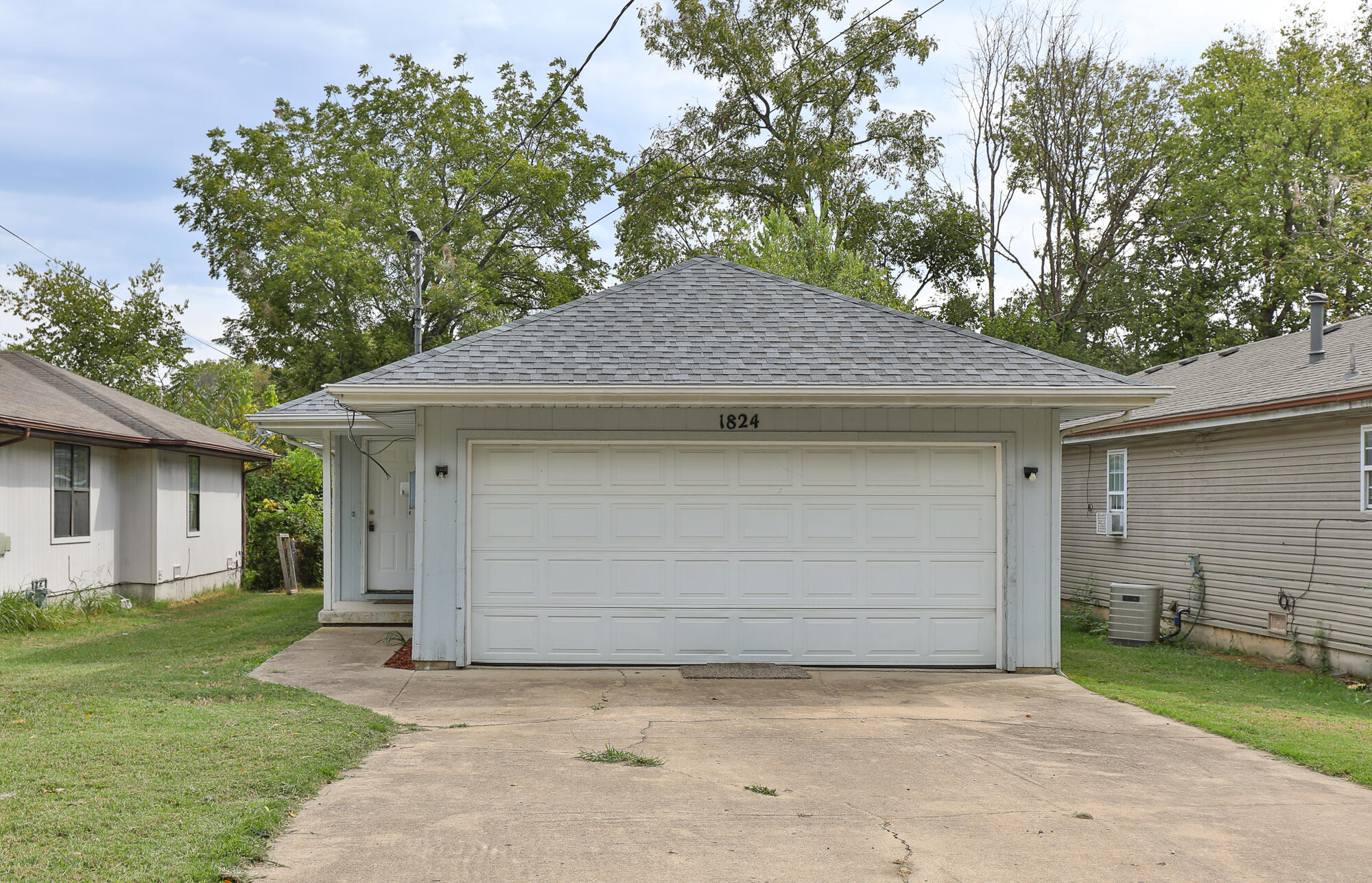1824 N Golden Avenue, Springfield MO 65802