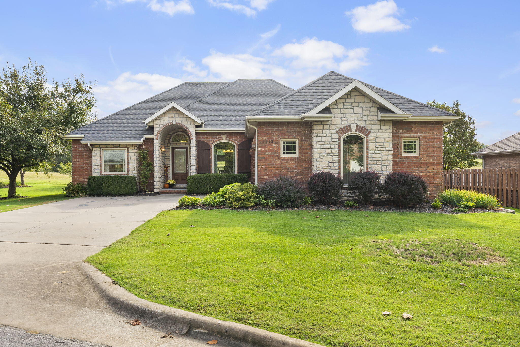 1712 N Gregory Drive, Nixa MO 65714